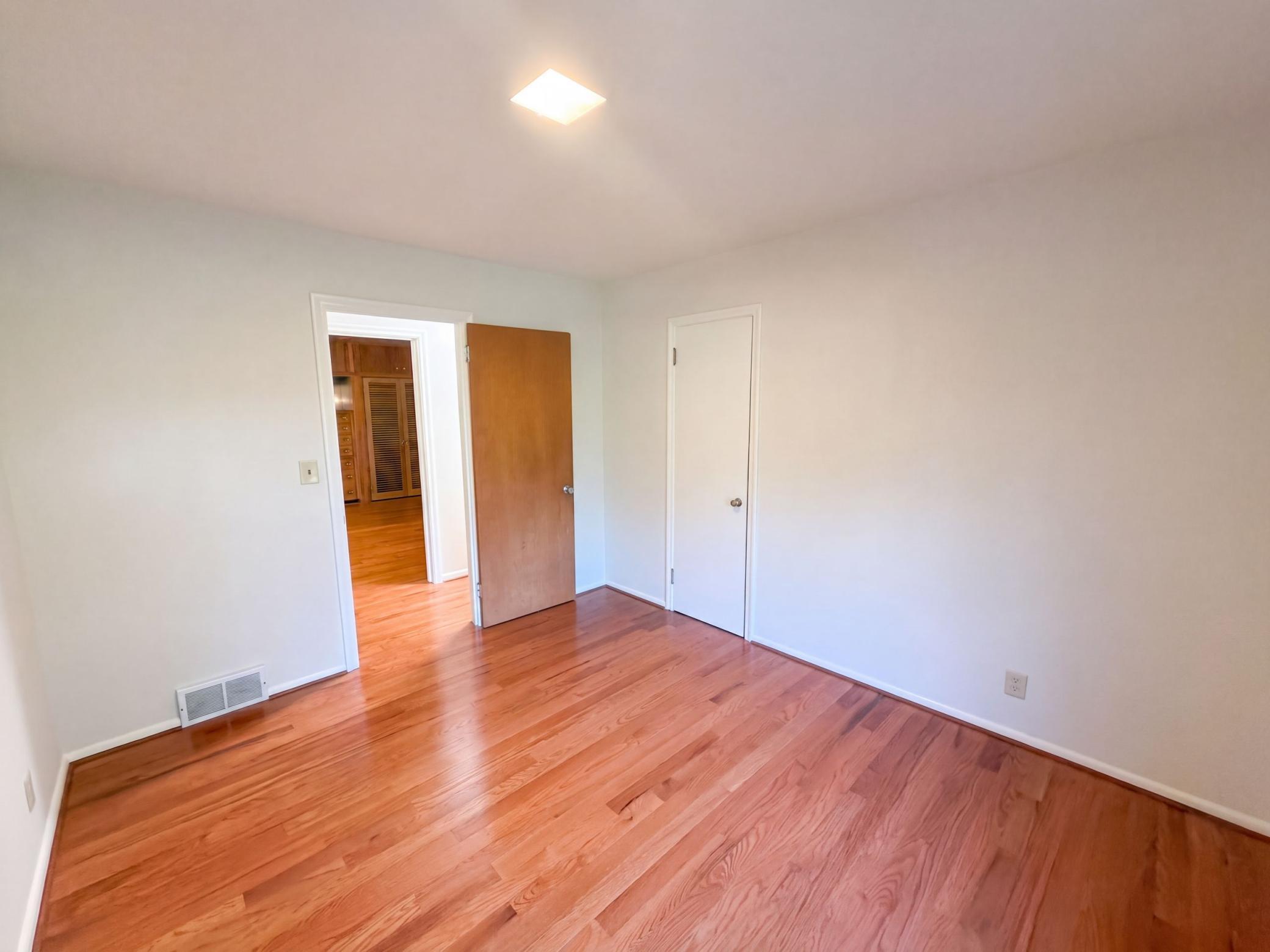 View of Residential at 2000 Herschel Street, Roseville MN 55113, Roseville (19 of 24) - Mike Wilen | Minnesota Team Real Estate