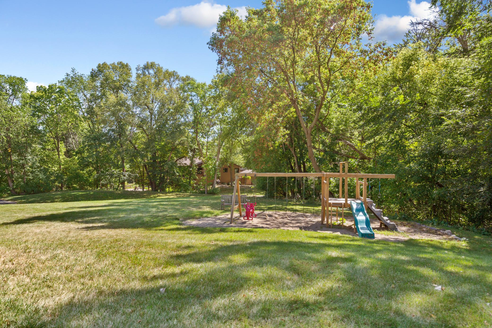 View of Residential at 286 Eagle Lake Drive, Maple Grove MN 55369, Maple Grove (33 of 43) - Mike Wilen | Minnesota Team Real Estate