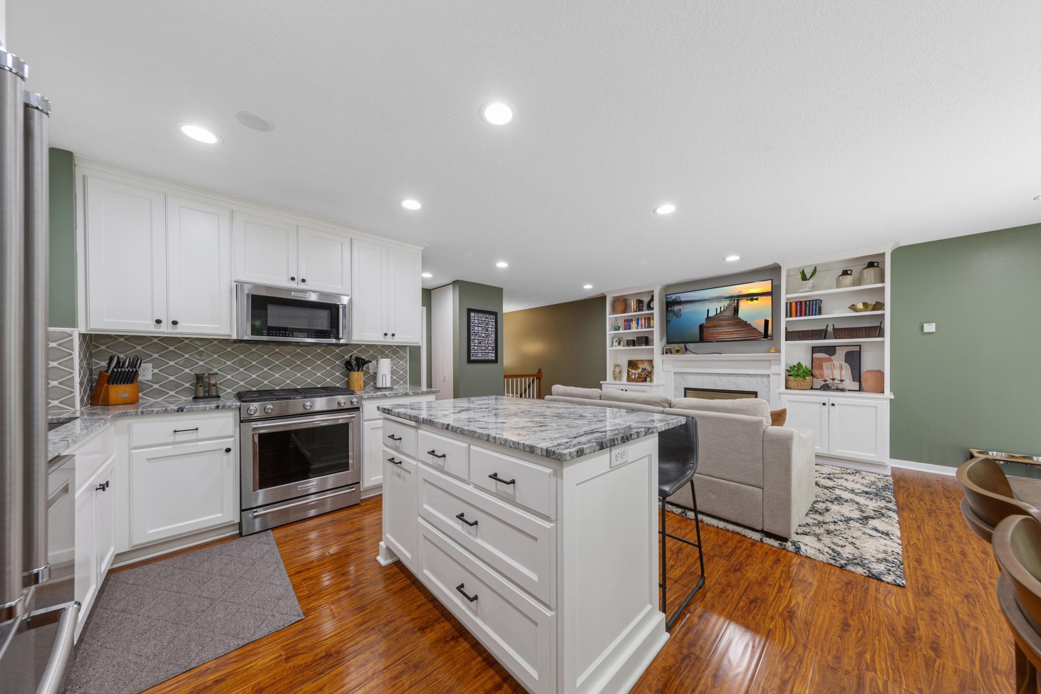 View of Residential at 286 Eagle Lake Drive, Maple Grove MN 55369, Maple Grove (10 of 43) - Mike Wilen | Minnesota Team Real Estate