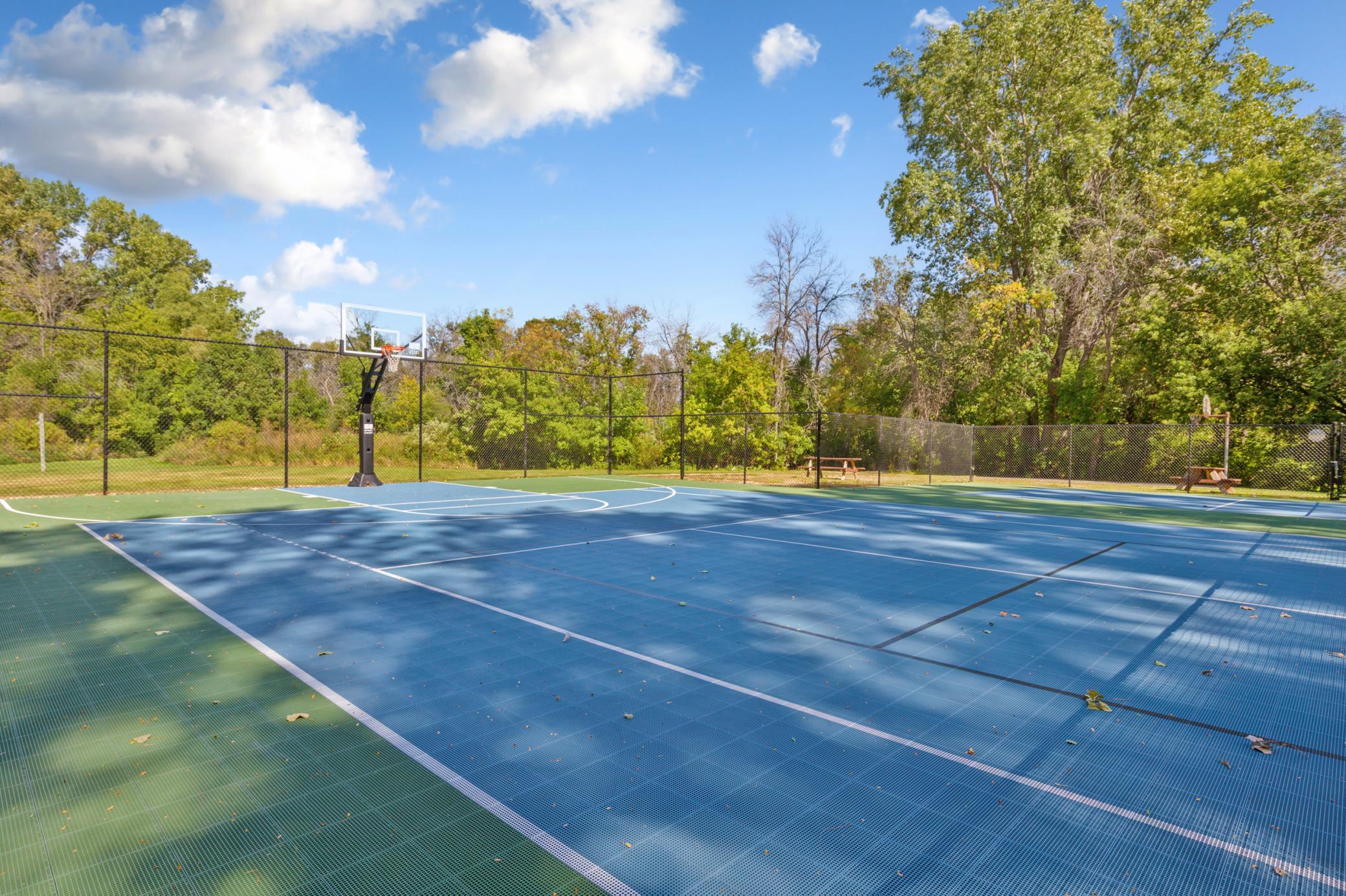 View of Residential at 286 Eagle Lake Drive, Maple Grove MN 55369, Maple Grove (37 of 43) - Mike Wilen | Minnesota Team Real Estate