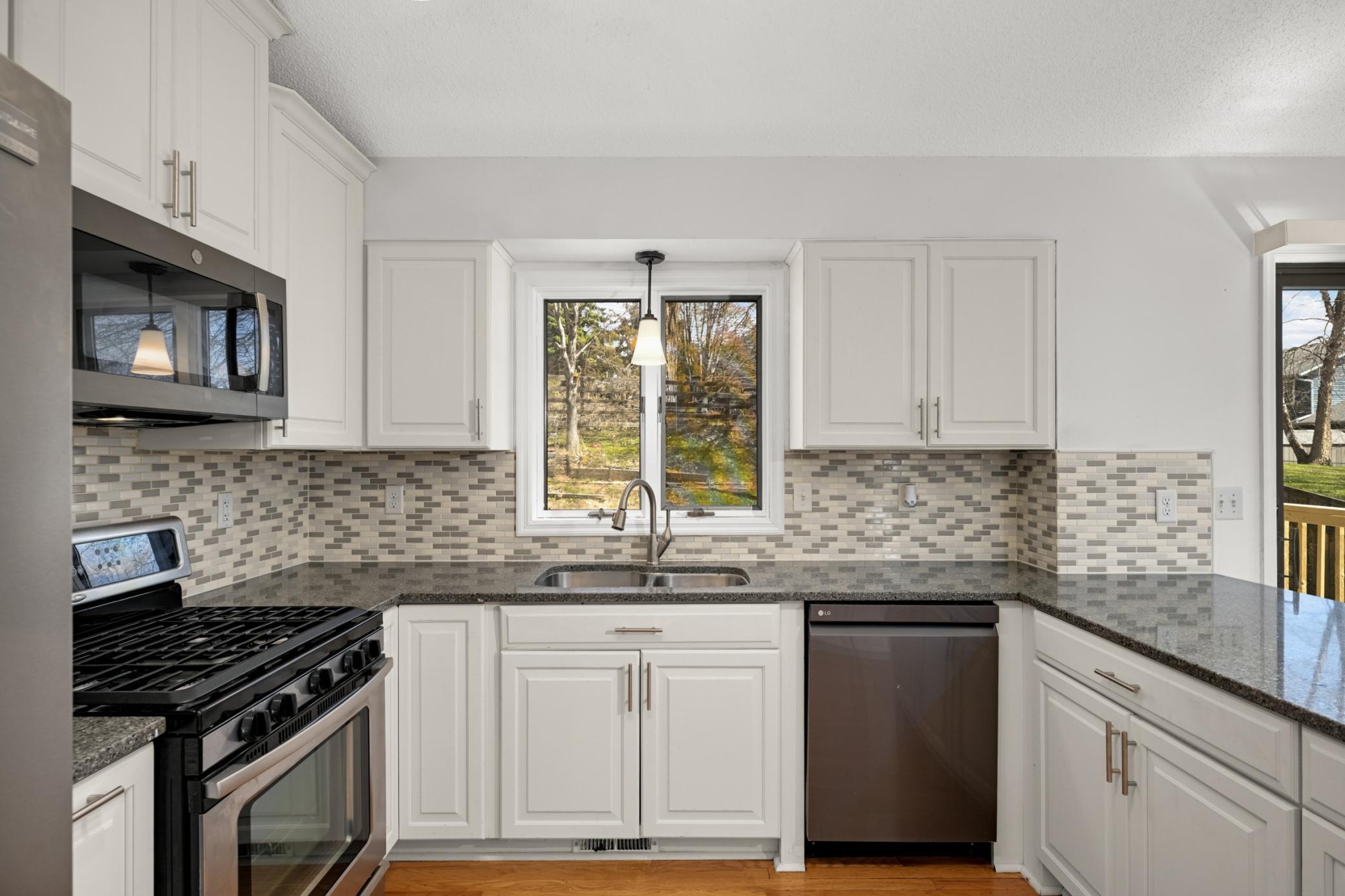View of Residential at 2916 Frank Street, Maplewood MN 55109, Maplewood (10 of 25) - Mike Wilen | Minnesota Team Real Estate