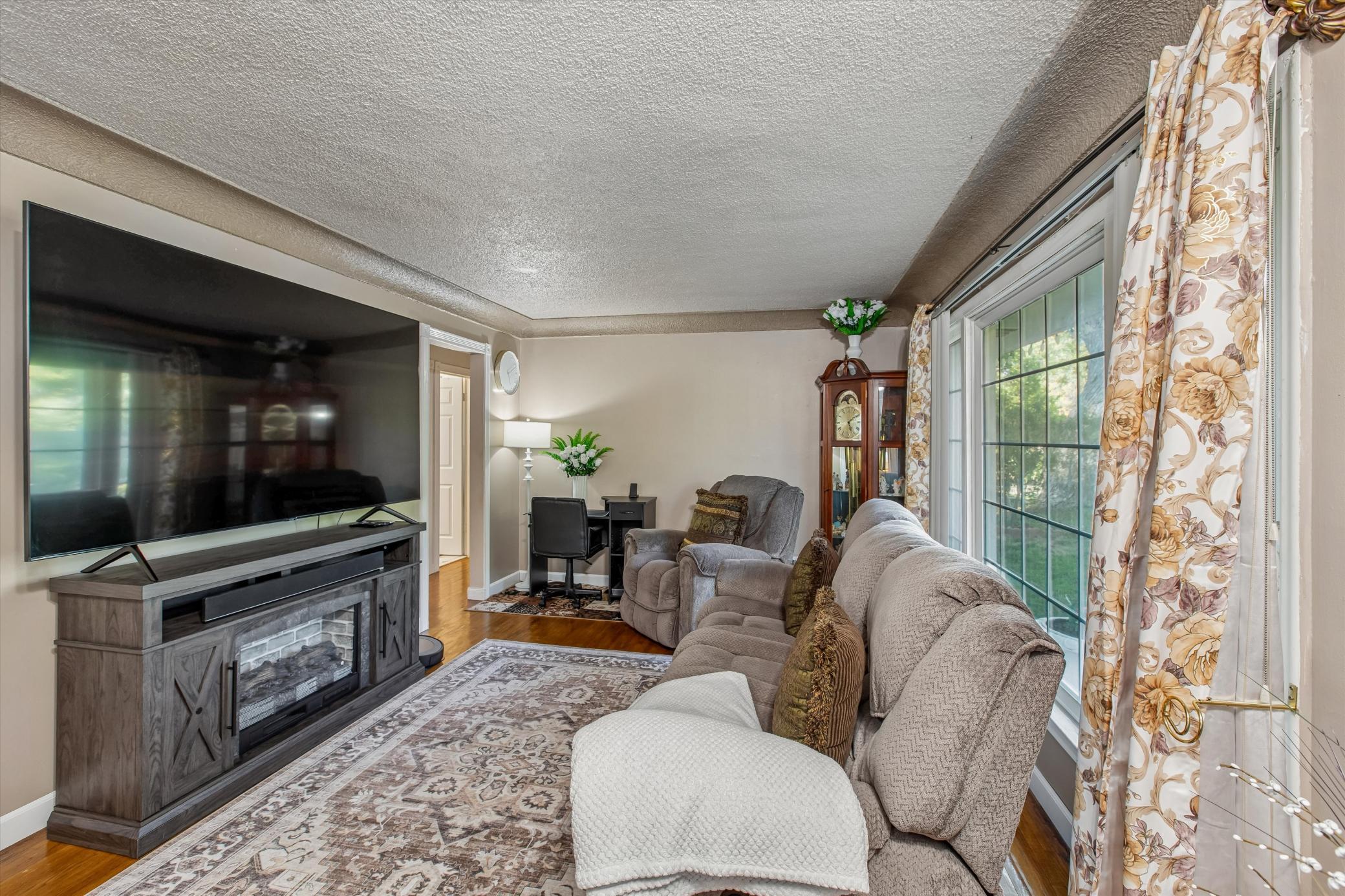 View of Residential at 6950 1st Avenue, Richfield MN 55423, Richfield (7 of 8) - Mike Wilen | Minnesota Team Real Estate