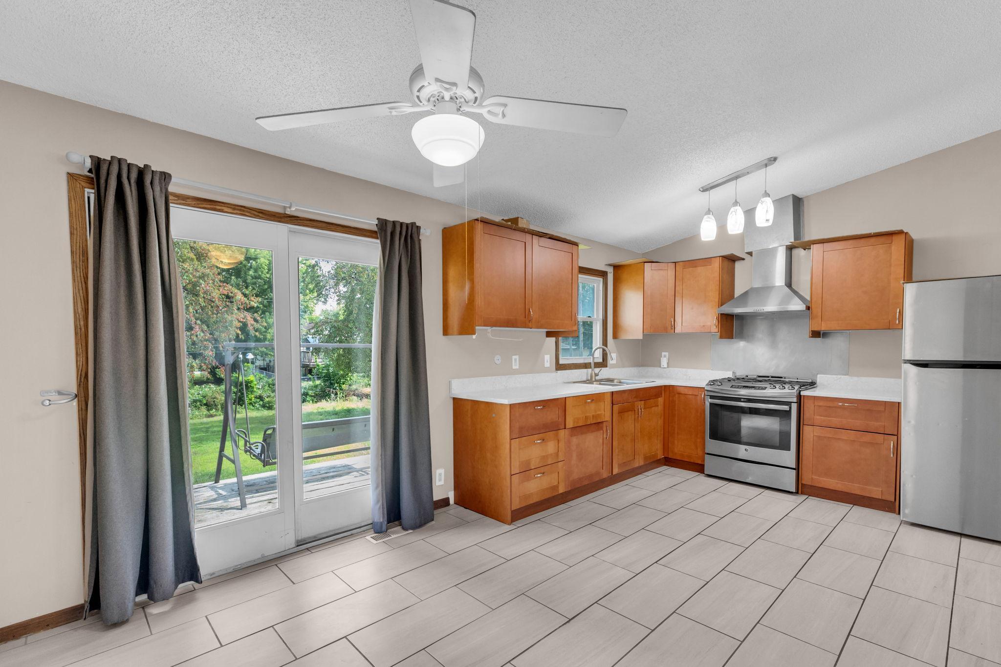 View of Residential at 6432 Zealand Avenue, Brooklyn Park MN 55428, Brooklyn Park (11 of 37) - Mike Wilen | Minnesota Team Real Estate