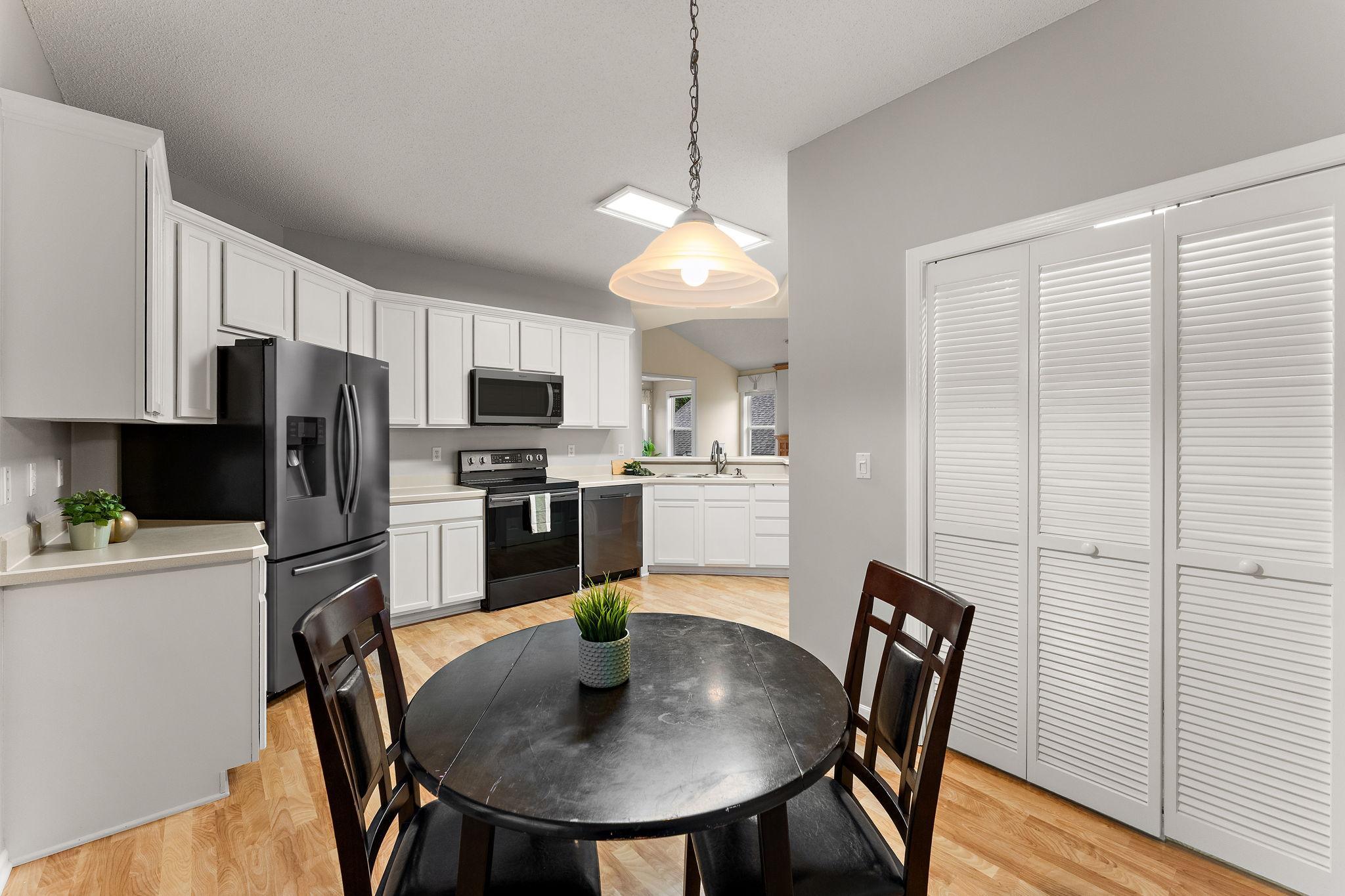 View of Residential at 2643 Oak Ridge Trail, Woodbury MN 55125, Woodbury (21 of 39) - Mike Wilen | Minnesota Team Real Estate