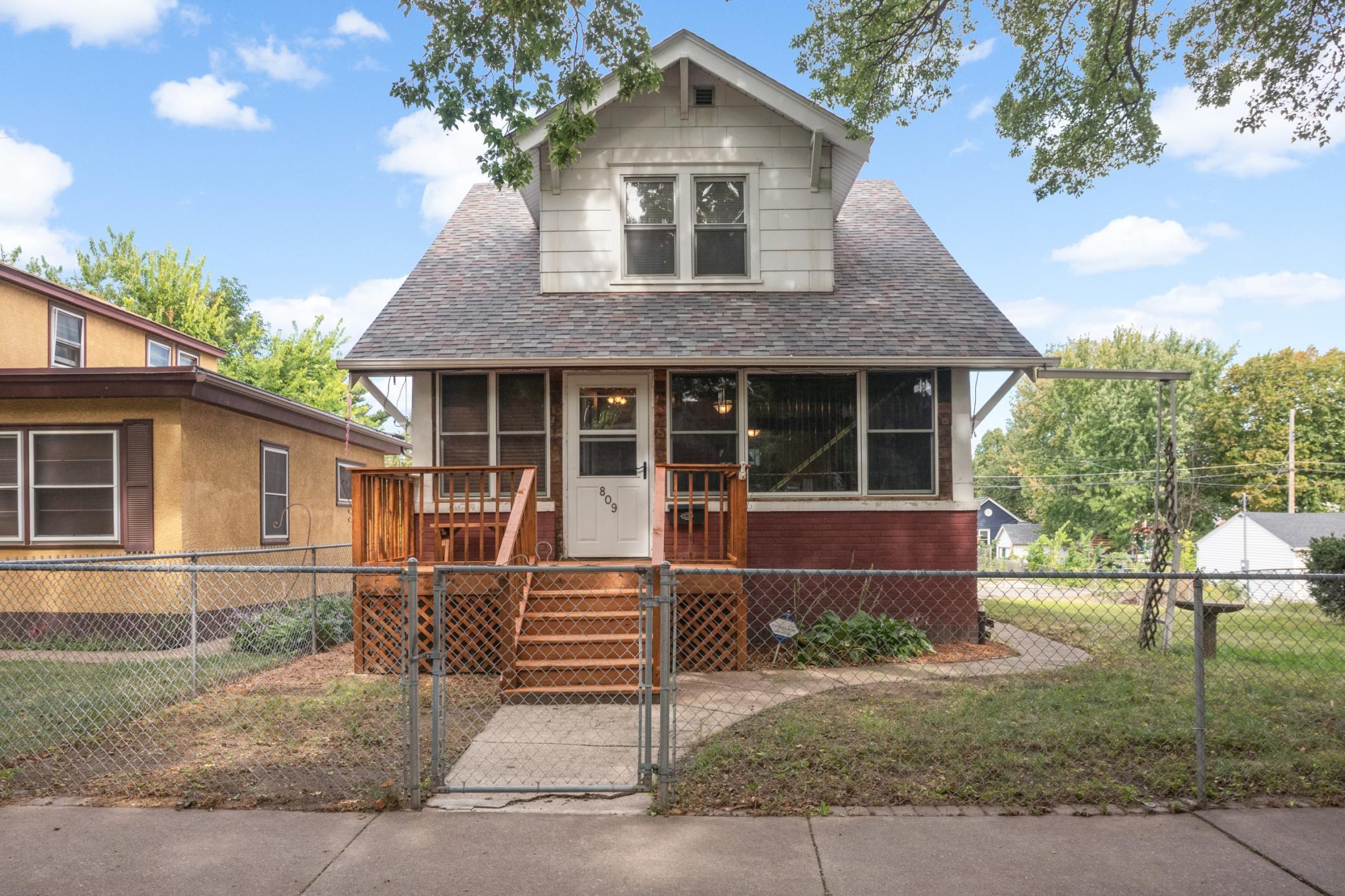 View of Single Family at 809 Minnehaha Avenue, Saint Paul - Mike Wilen | Minnesota Team Real Estate