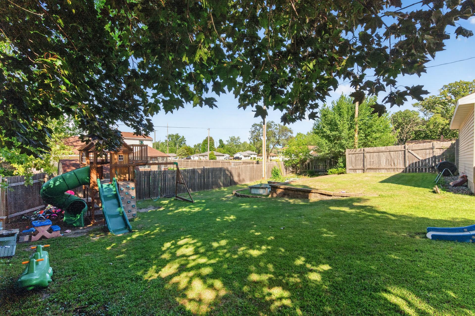 View of Residential at 401 108th Lane, Coon Rapids MN 55448, Coon Rapids (28 of 32) - Mike Wilen | Minnesota Team Real Estate