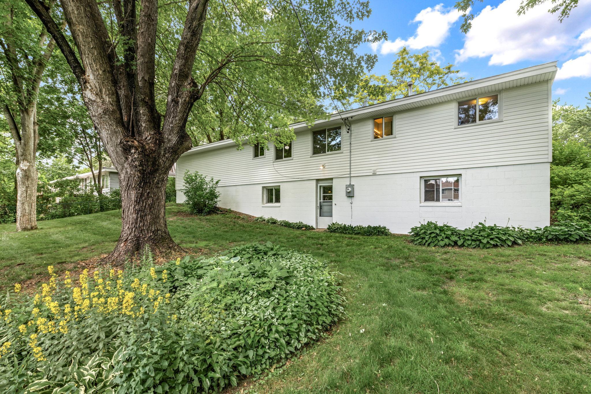 View of Residential at 1760 Garland Lane, Plymouth MN 55447, Plymouth (36 of 38) - Mike Wilen | Minnesota Team Real Estate