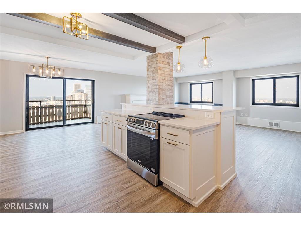 View of Residential at 400 Groveland Avenue #2313, Minneapolis MN 55403, Minneapolis (17 of 37) - Mike Wilen | Minnesota Team Real Estate