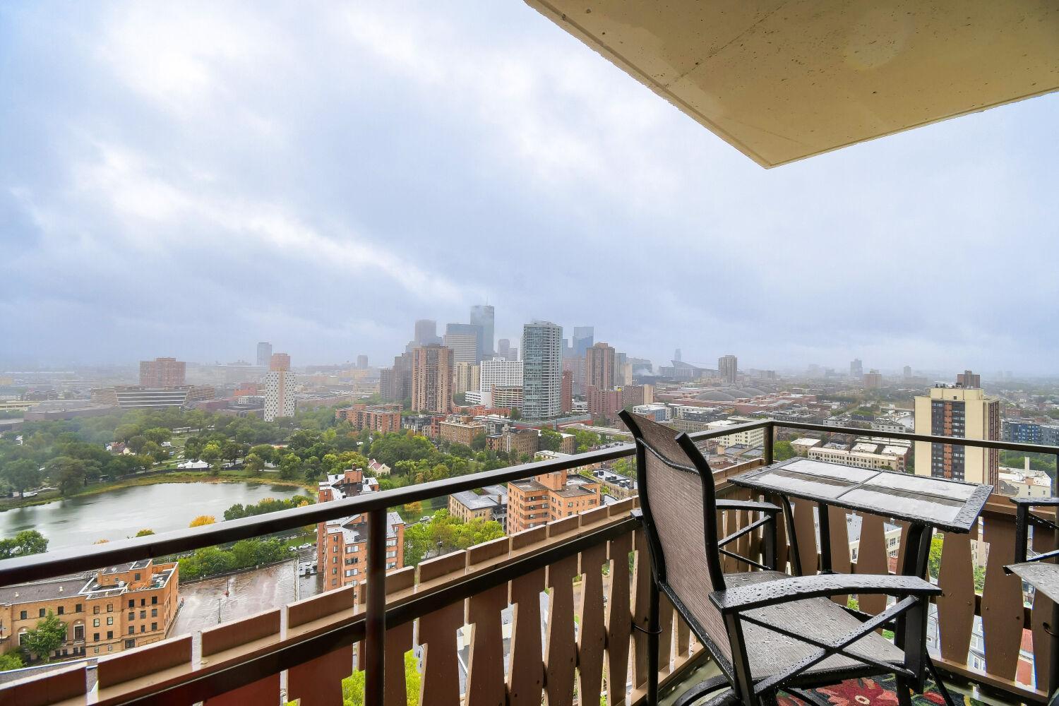 View of Residential at 400 Groveland Avenue #2313, Minneapolis MN 55403, Minneapolis (20 of 37) - Mike Wilen | Minnesota Team Real Estate