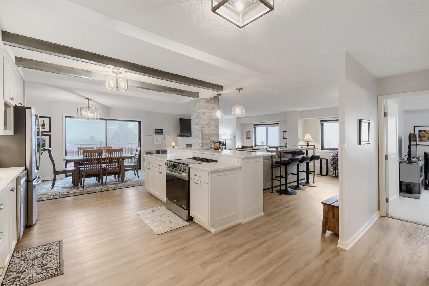 View of Residential at 400 Groveland Avenue #2313, Minneapolis MN 55403, Minneapolis (3 of 37) - Mike Wilen | Minnesota Team Real Estate