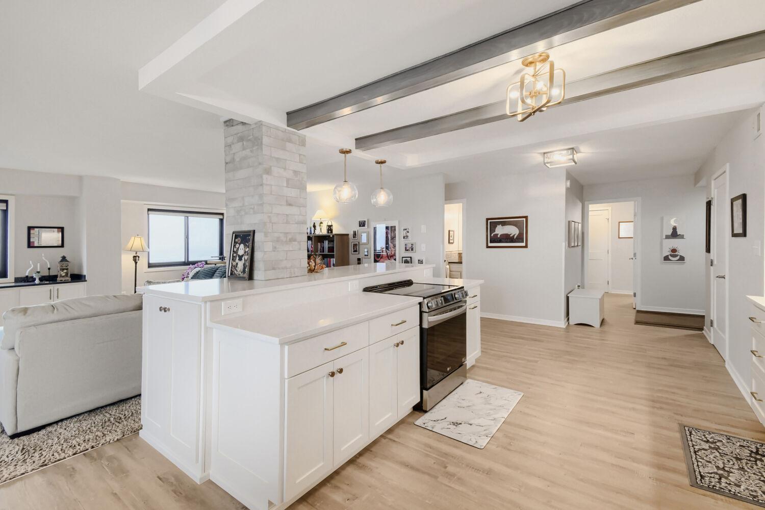 View of Residential at 400 Groveland Avenue #2313, Minneapolis MN 55403, Minneapolis (10 of 37) - Mike Wilen | Minnesota Team Real Estate