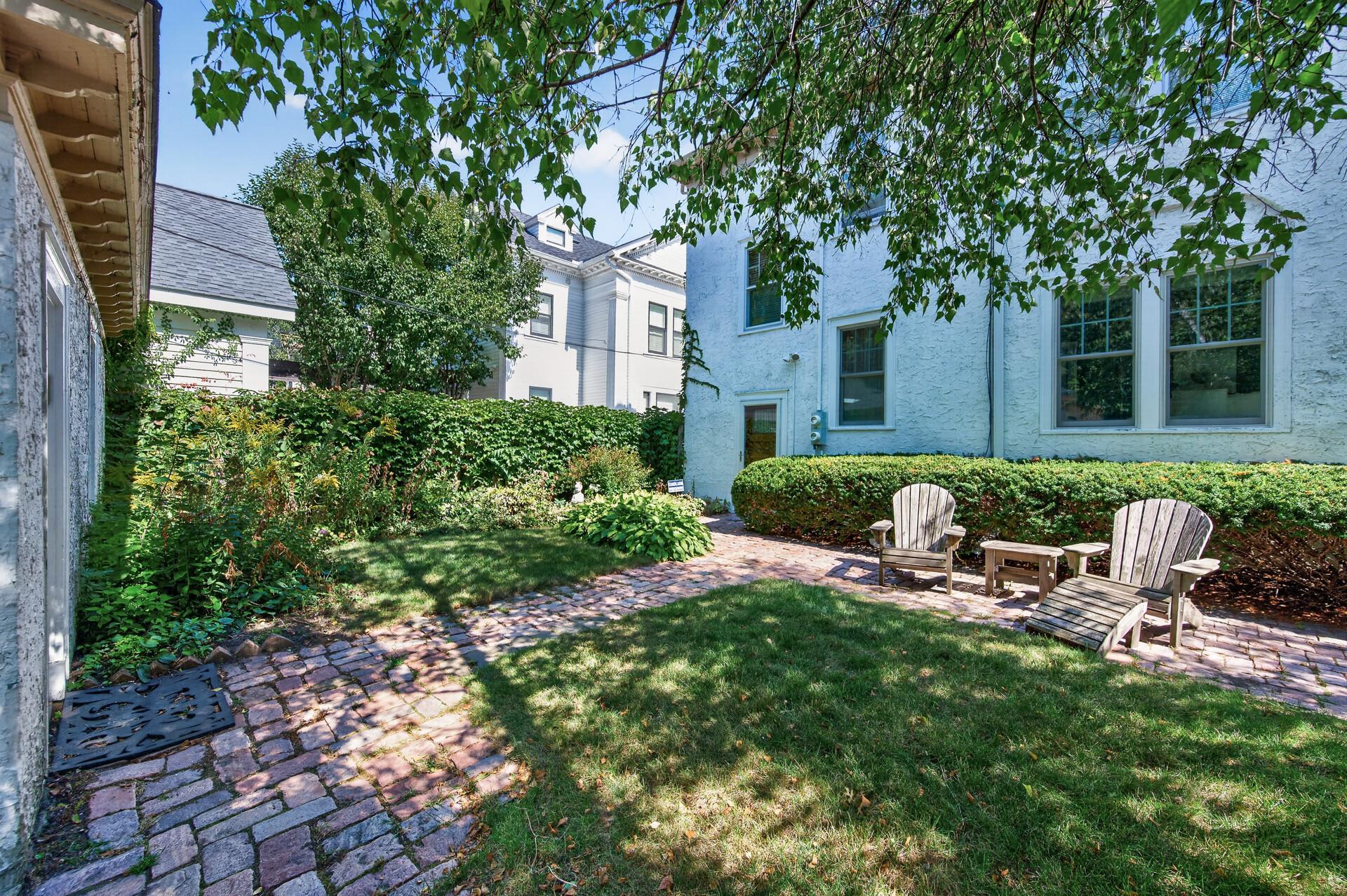View of Residential at 1100 Douglas Avenue, Minneapolis MN 55403, Minneapolis (26 of 31) - Mike Wilen | Minnesota Team Real Estate