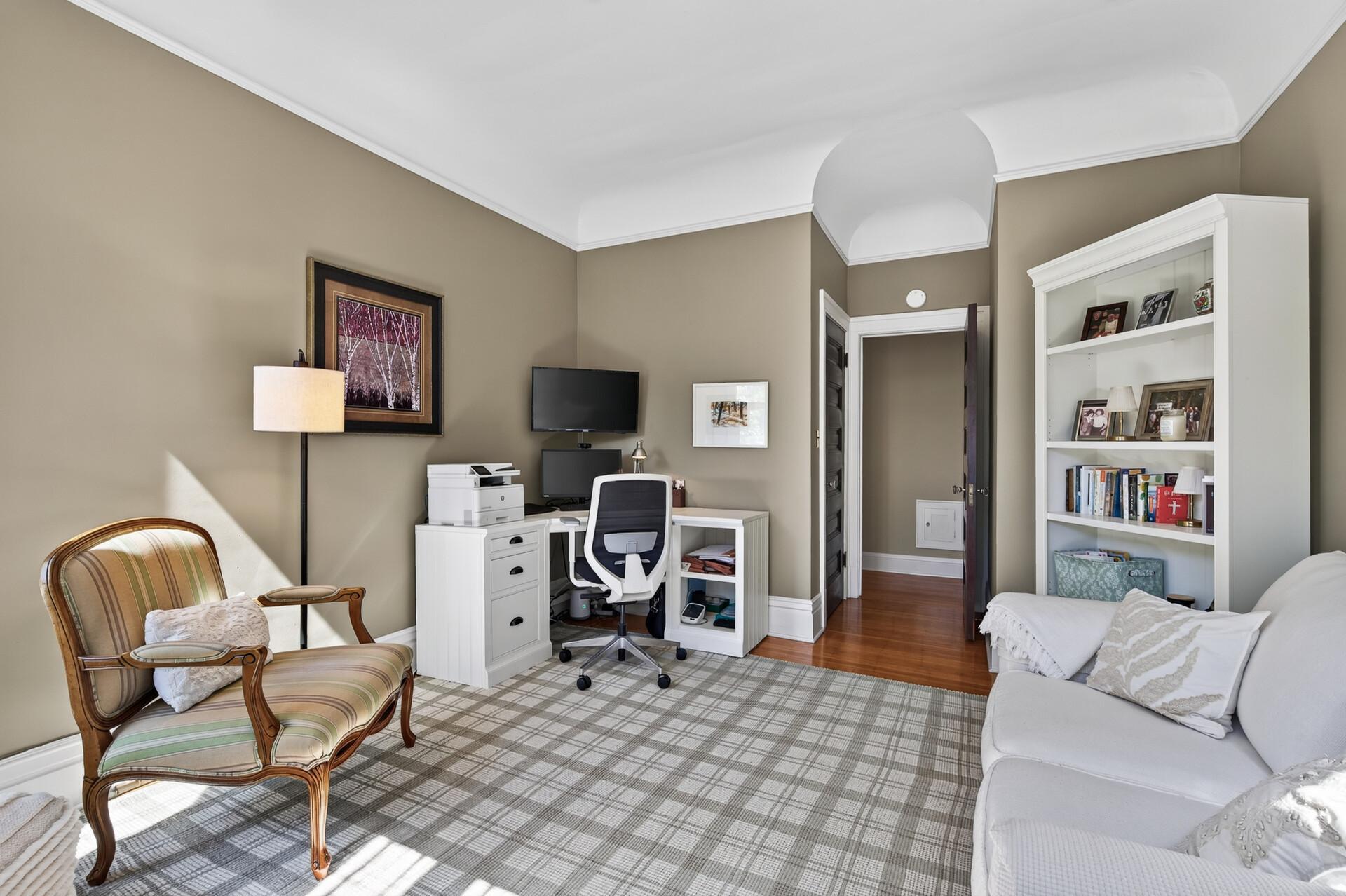 View of Residential at 1100 Douglas Avenue, Minneapolis MN 55403, Minneapolis (18 of 31) - Mike Wilen | Minnesota Team Real Estate