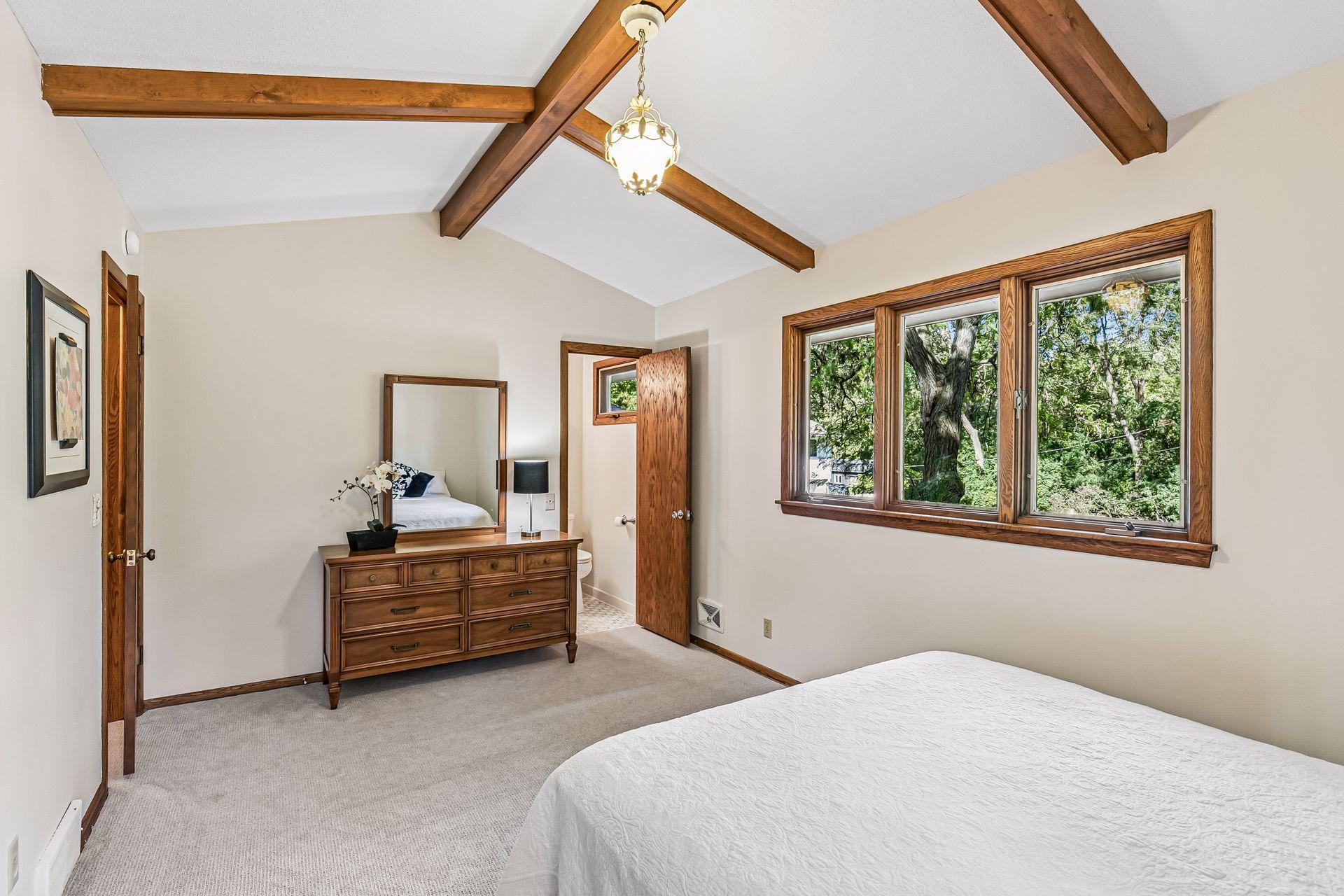 View of Residential at 2931 Cedar Knoll Court, Minnetonka MN 55305, Minnetonka (17 of 42) - Mike Wilen | Minnesota Team Real Estate