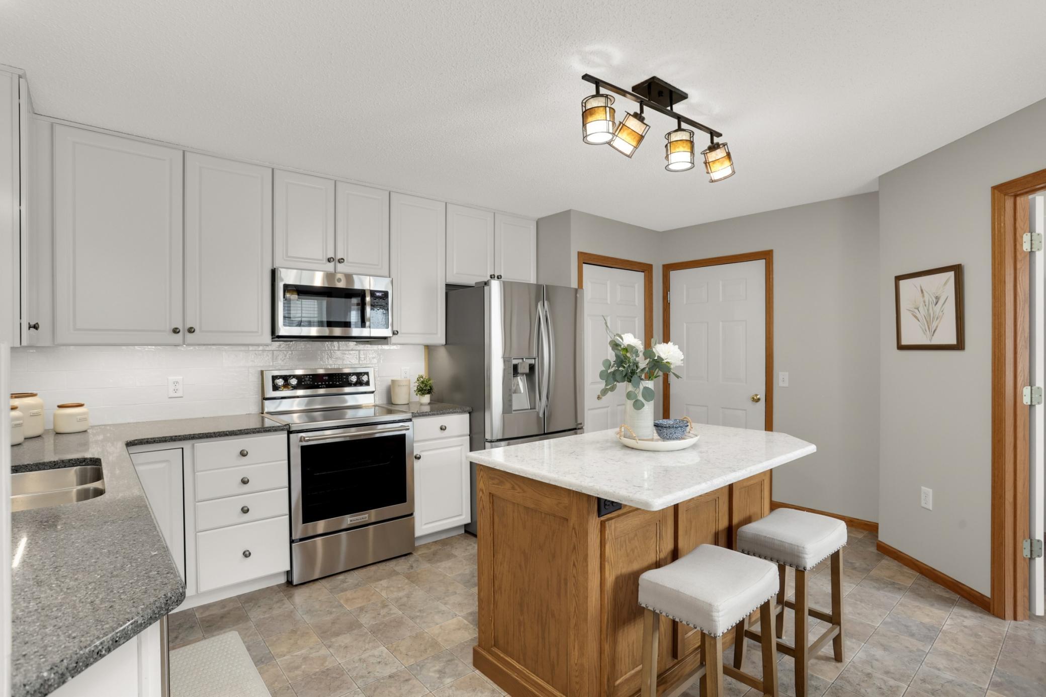View of Residential at 18677 Kalmar Trail, Lakeville MN 55044, Lakeville (7 of 26) - Mike Wilen | Minnesota Team Real Estate