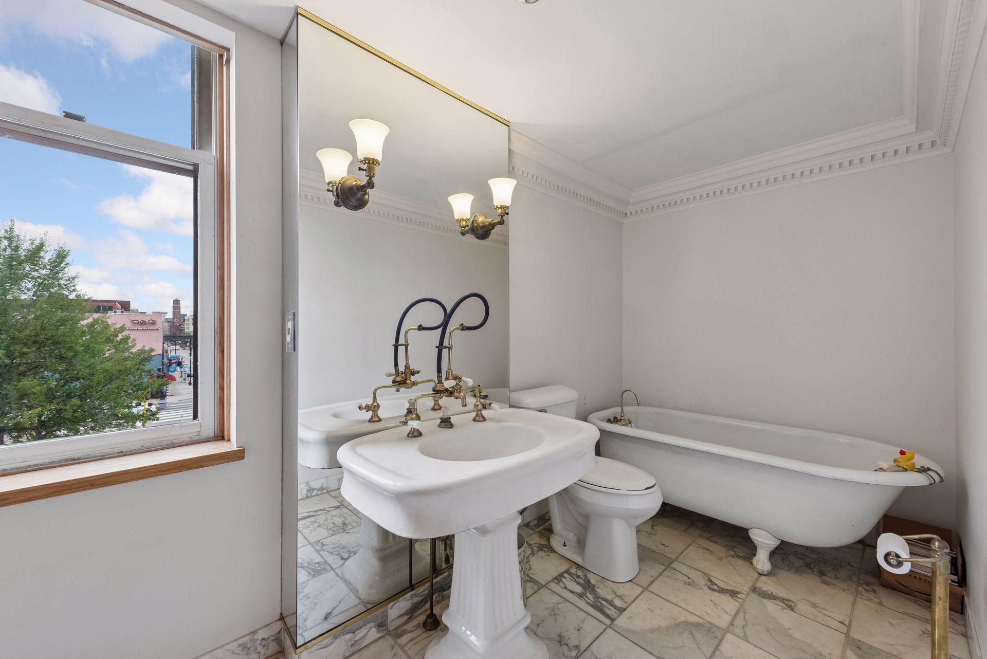 View of Commercial Sale at 213 1/2 Washington Avenue, Minneapolis MN 55401, Minneapolis (21 of 33) - Mike Wilen | Minnesota Team Real Estate