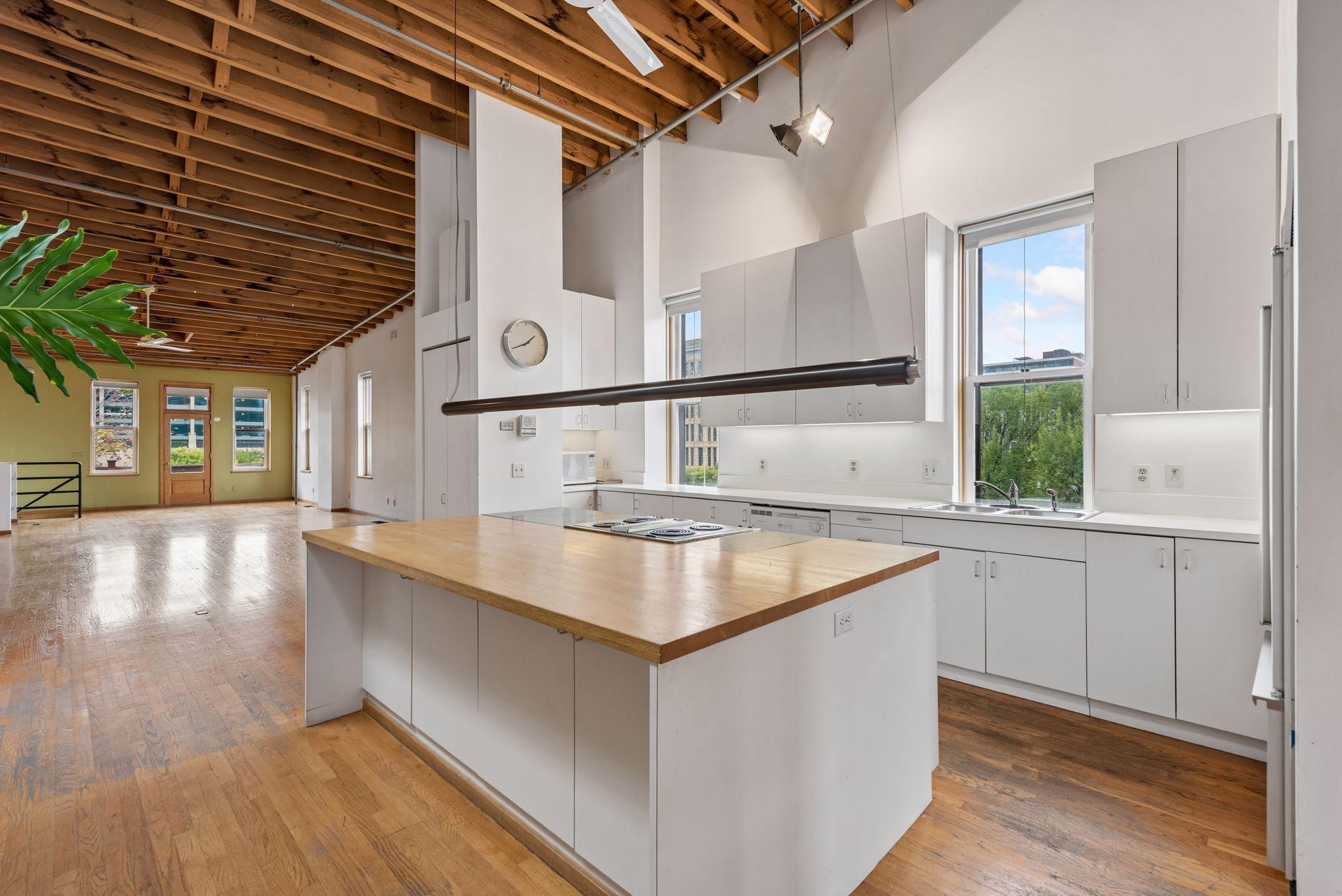 View of Commercial Sale at 213 1/2 Washington Avenue, Minneapolis MN 55401, Minneapolis (18 of 33) - Mike Wilen | Minnesota Team Real Estate