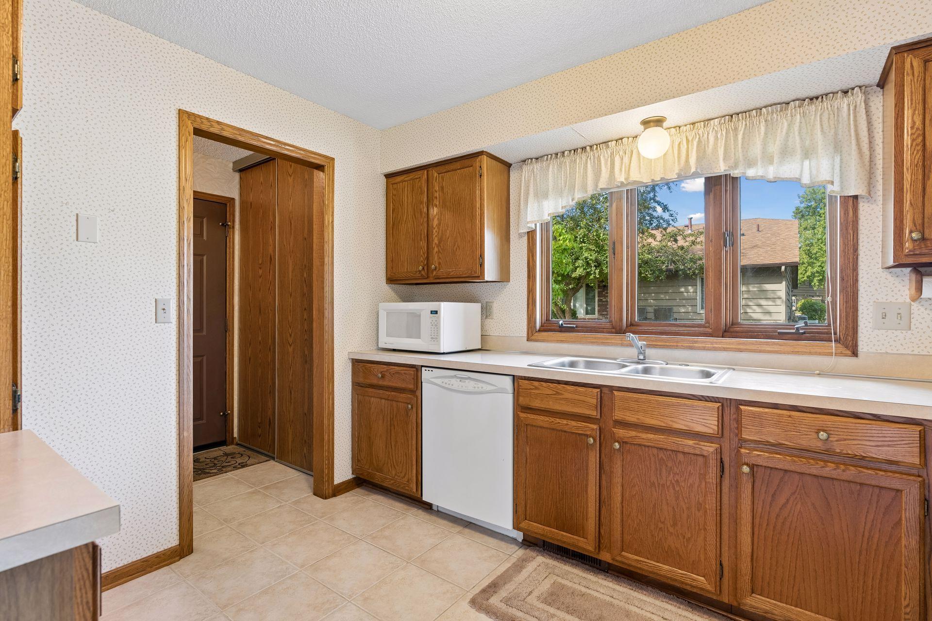 View of Residential at 15331 39th Avenue, Plymouth MN 55446, Plymouth (8 of 34) - Mike Wilen | Minnesota Team Real Estate
