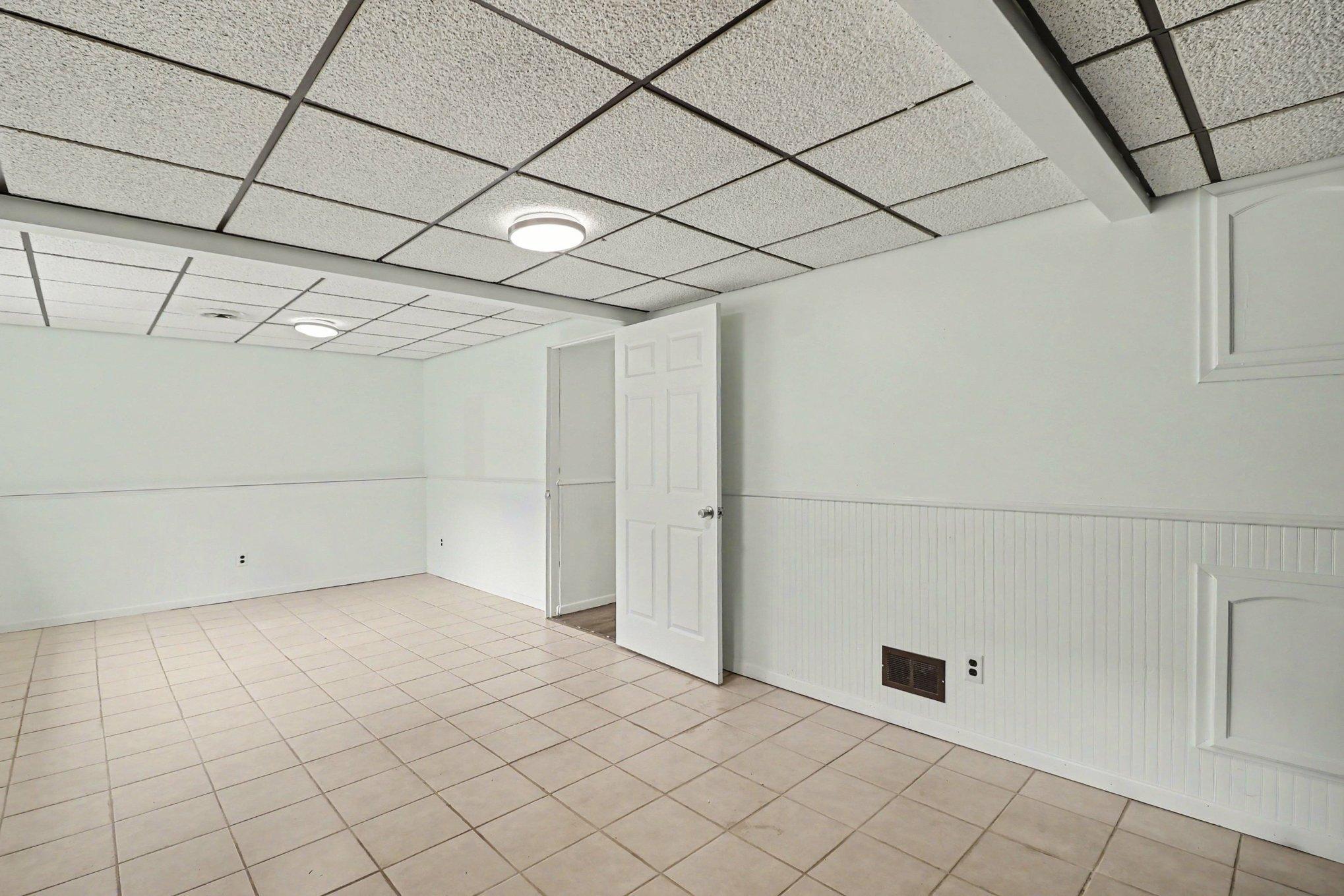 View of Residential at 2053 Edgerton Street, Maplewood MN 55117, Maplewood (15 of 25) - Mike Wilen | Minnesota Team Real Estate