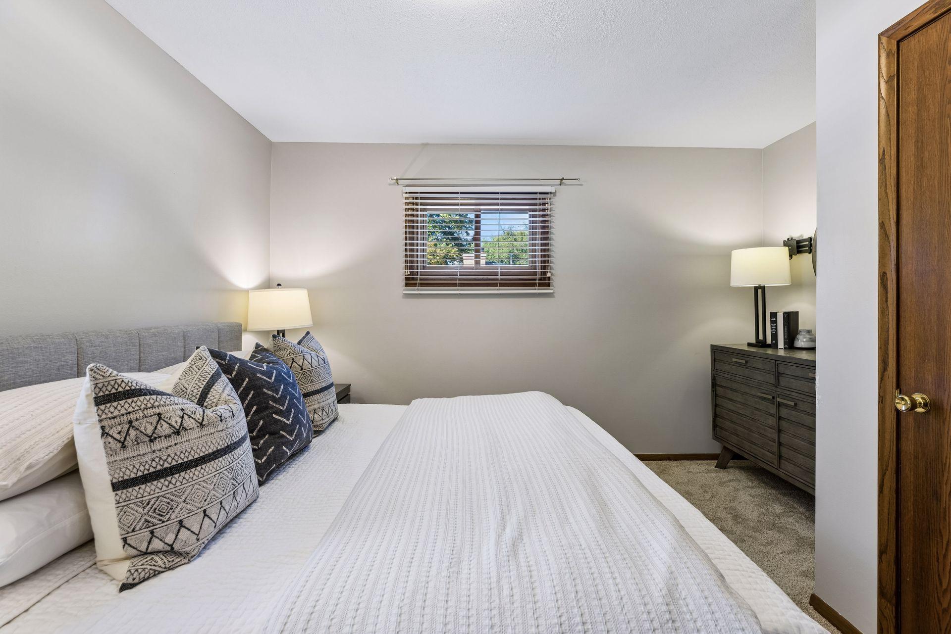 View of Residential at 2301 Flag Avenue, Saint Louis Park MN 55426, Saint Louis Park (11 of 24) - Mike Wilen | Minnesota Team Real Estate