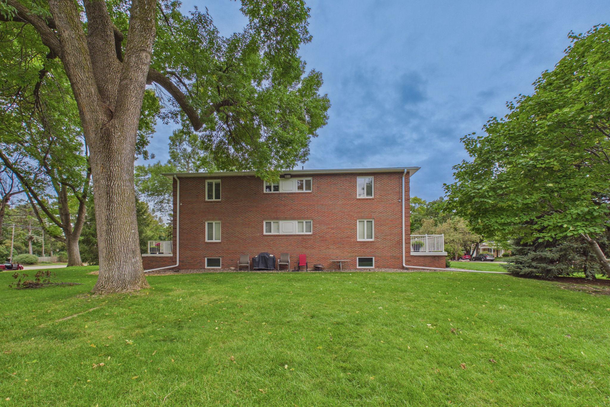 View of Residential at 6005 Eden Prairie Road #210, Edina MN 55436, Edina (21 of 25) - Mike Wilen | Minnesota Team Real Estate