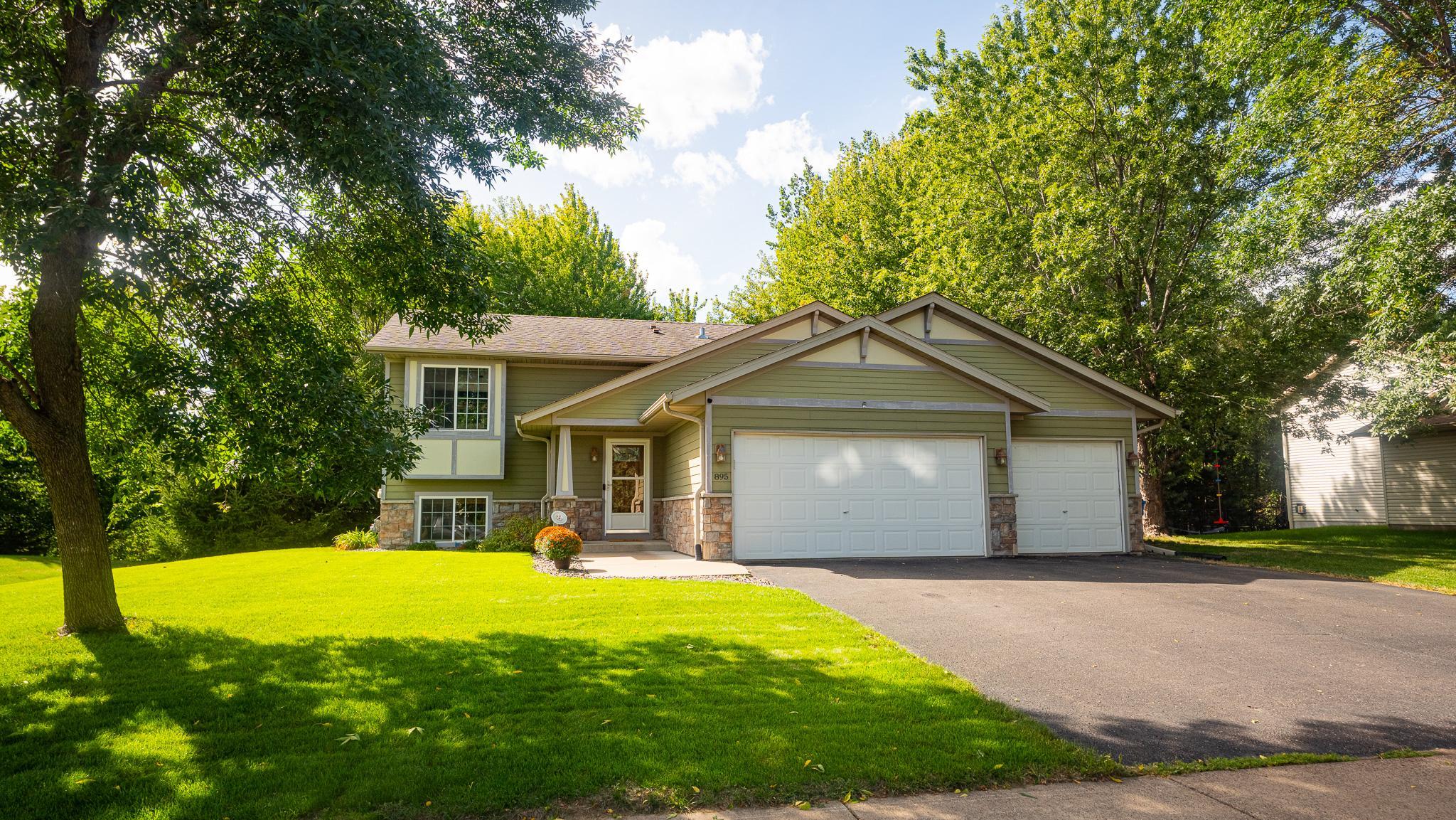 View of House at 895 Marigold Drive, Cambridge - Mike Wilen | Minnesota Team Real Estate