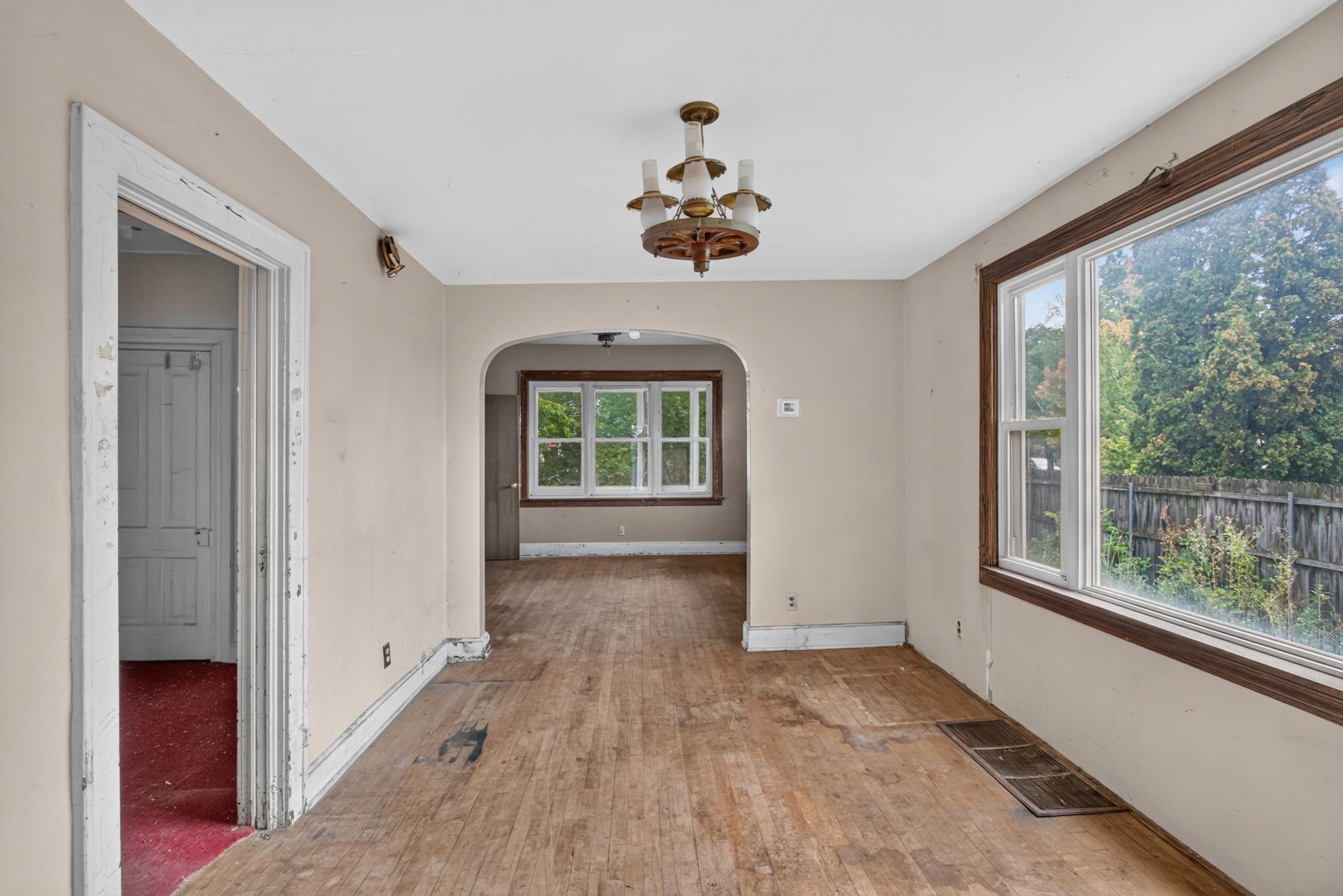 View of Residential Income at 688 Magnolia Avenue, Saint Paul MN 55106, Saint Paul (5 of 21) - Mike Wilen | Minnesota Team Real Estate
