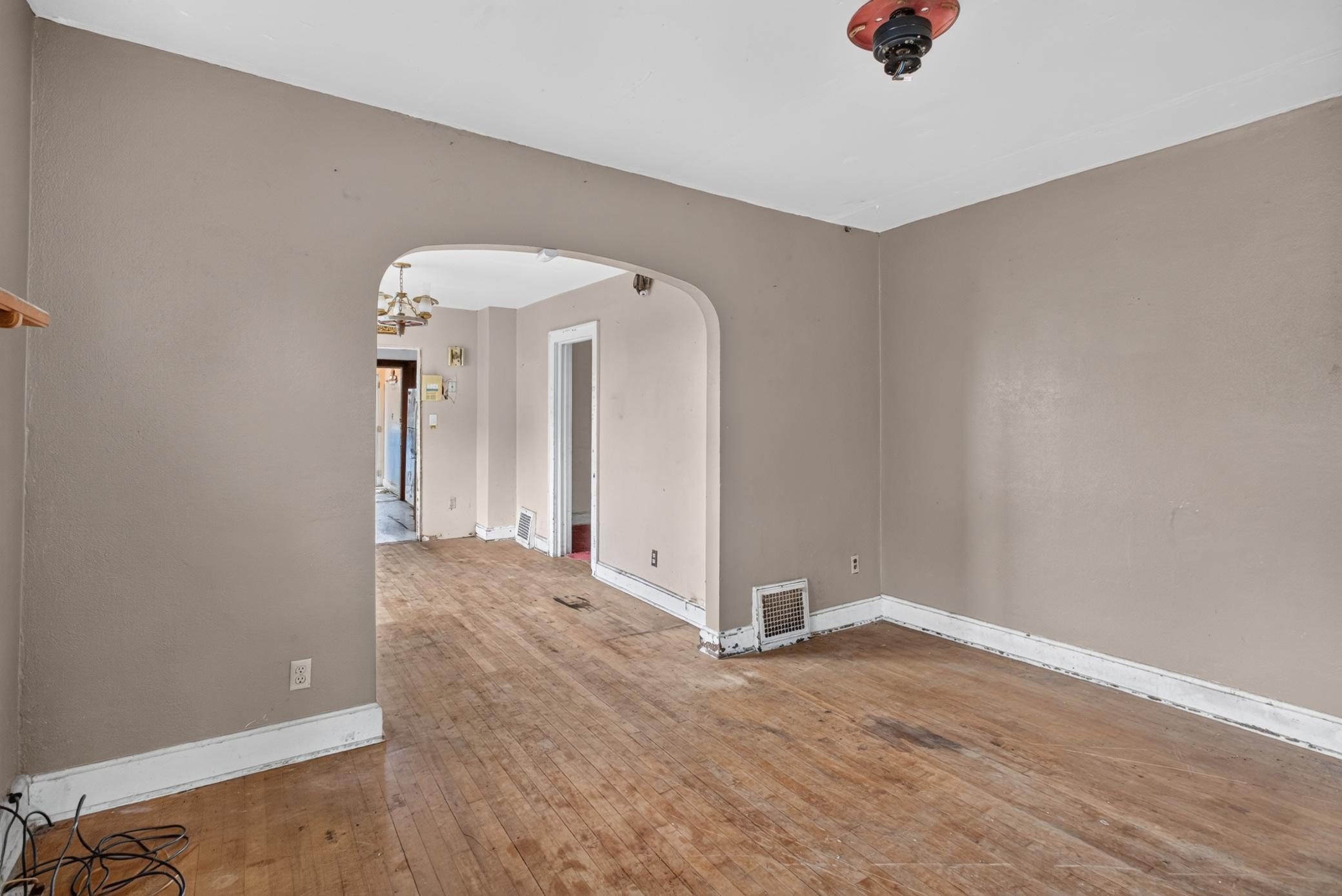 View of Residential Income at 688 Magnolia Avenue, Saint Paul MN 55106, Saint Paul (2 of 21) - Mike Wilen | Minnesota Team Real Estate