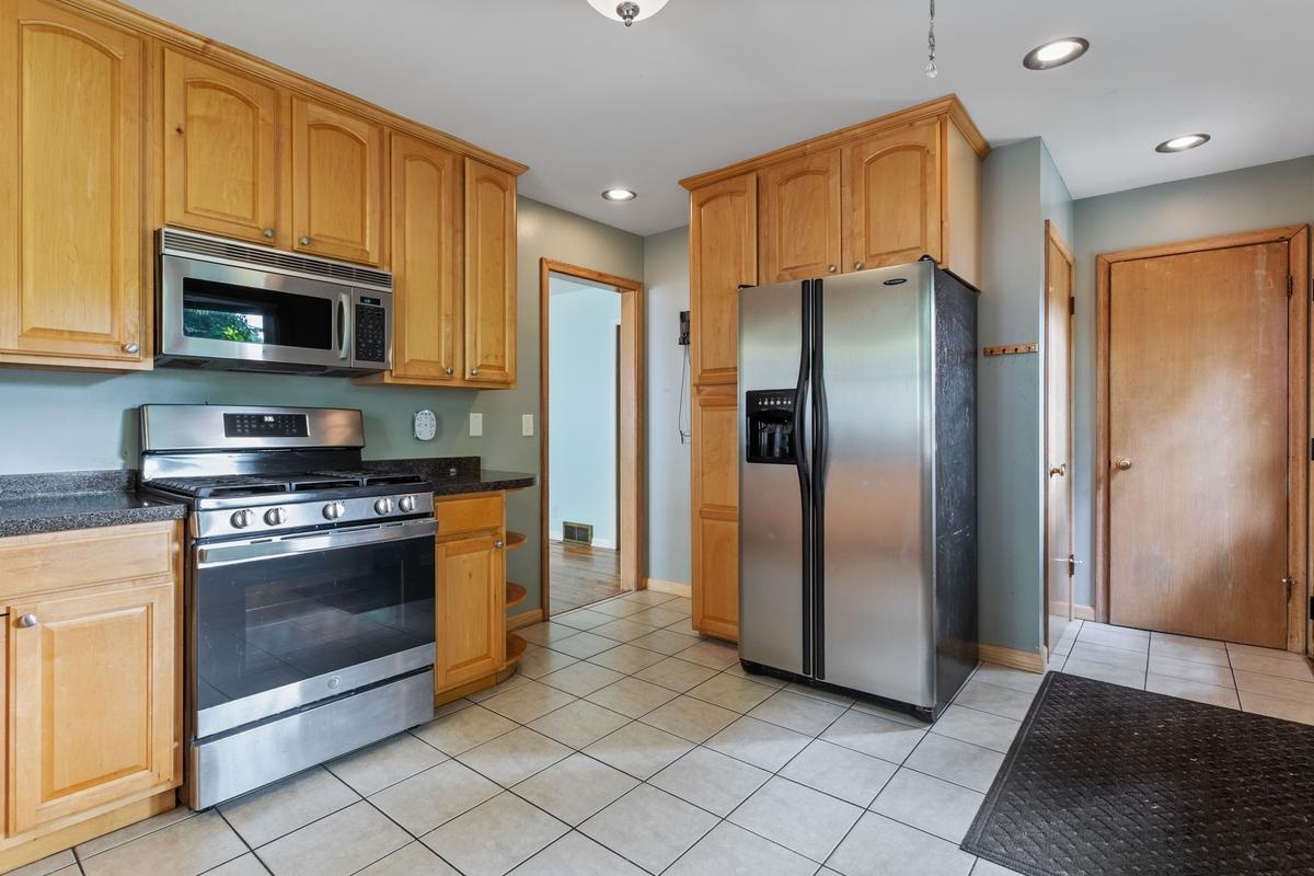 View of Residential at 323 Daly Street, Saint Paul MN 55102, Saint Paul (9 of 25) - Mike Wilen | Minnesota Team Real Estate