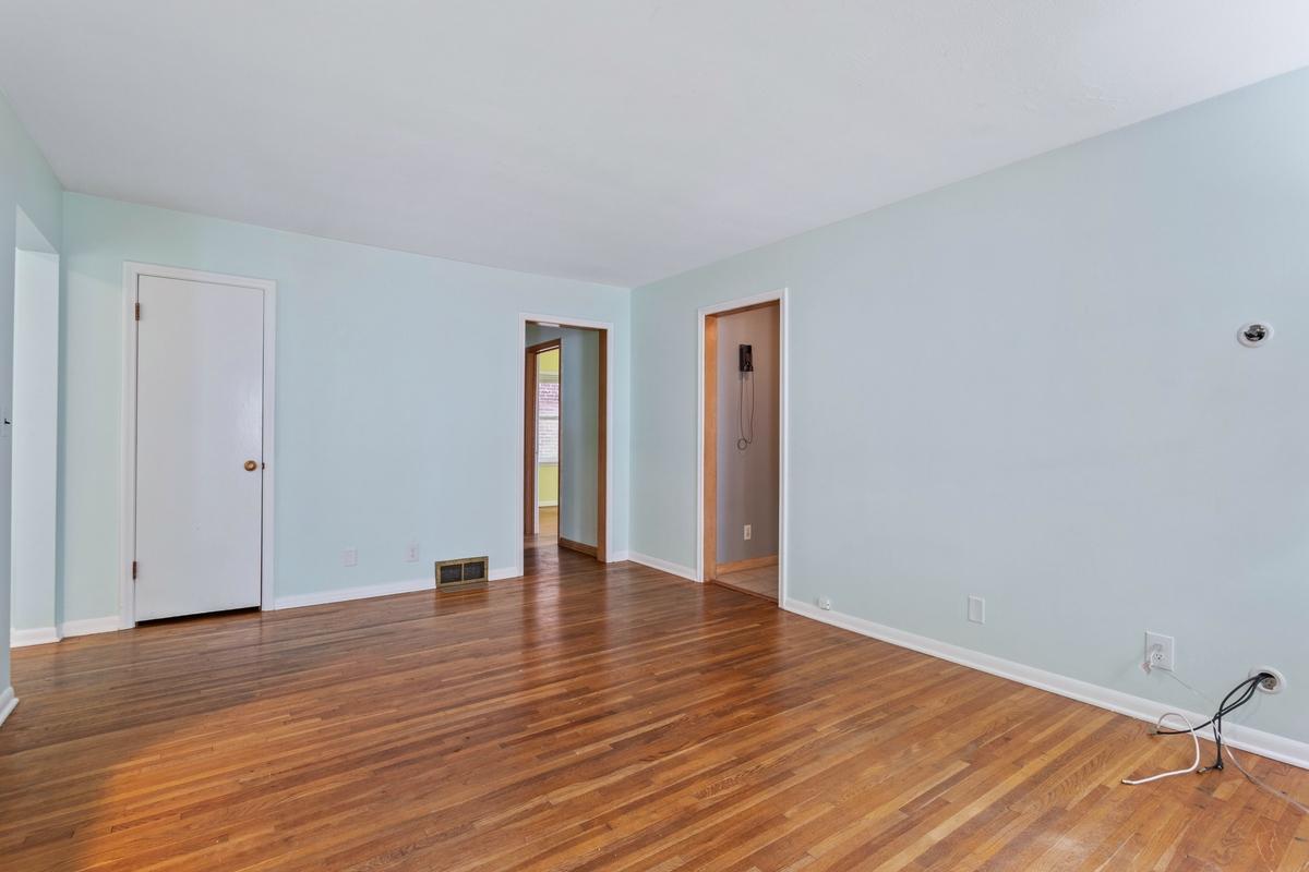 View of Residential at 323 Daly Street, Saint Paul MN 55102, Saint Paul (8 of 25) - Mike Wilen | Minnesota Team Real Estate