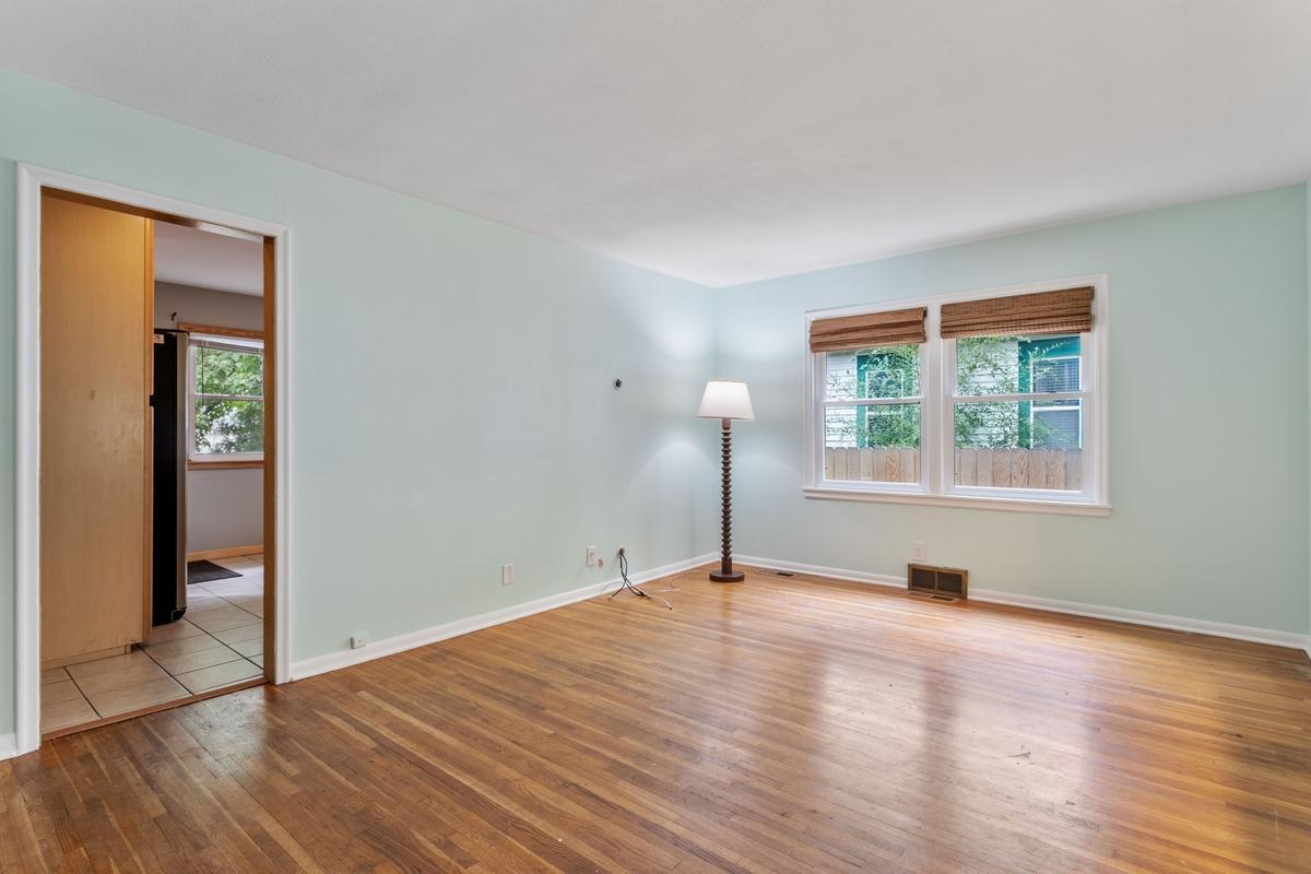 View of Residential at 323 Daly Street, Saint Paul MN 55102, Saint Paul (5 of 25) - Mike Wilen | Minnesota Team Real Estate