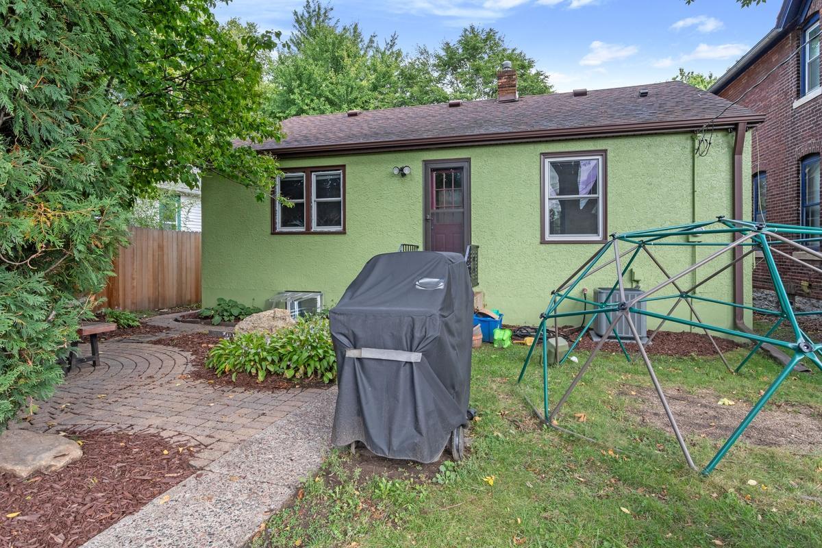 View of Residential at 323 Daly Street, Saint Paul MN 55102, Saint Paul (21 of 25) - Mike Wilen | Minnesota Team Real Estate