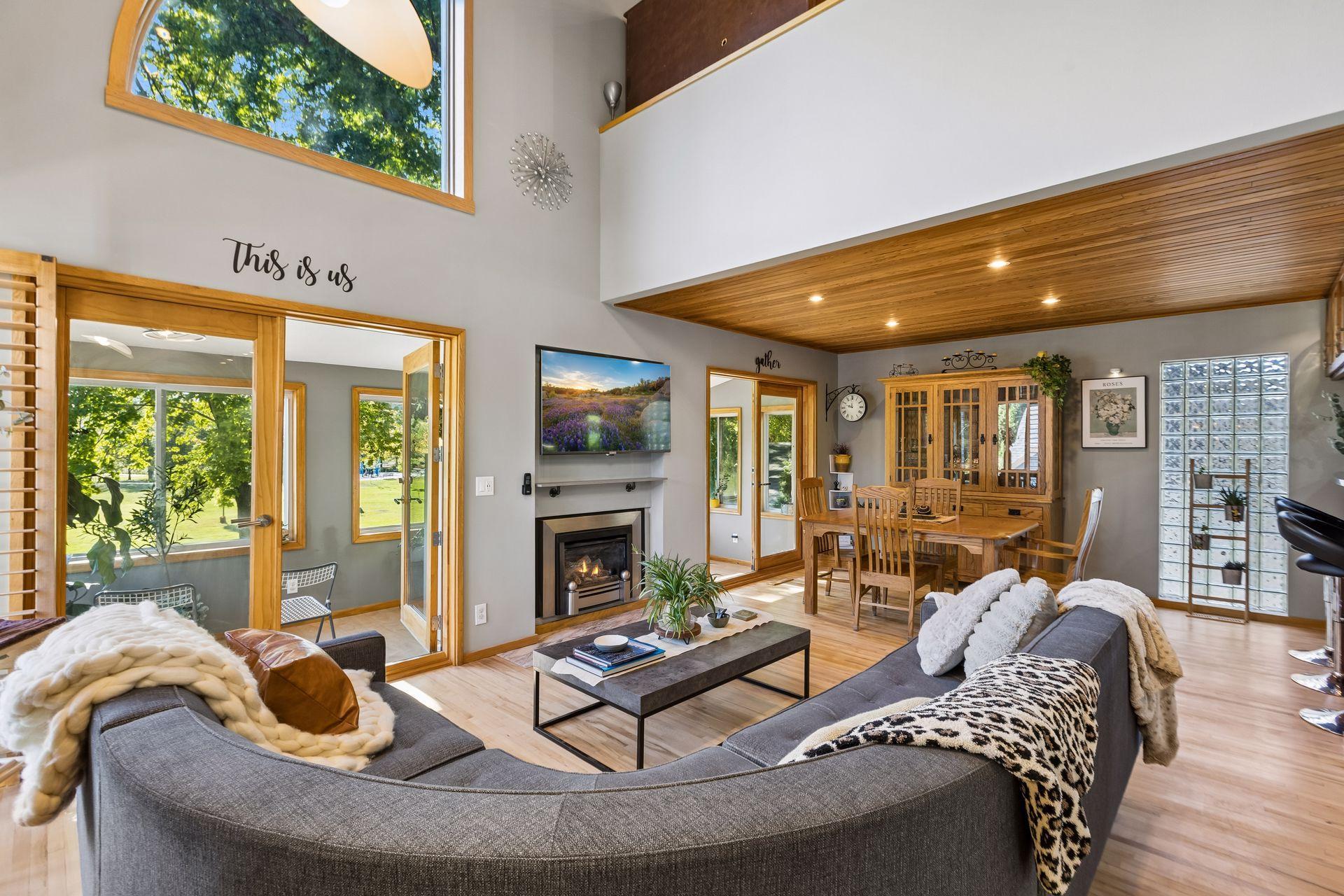 View of Residential at 440 Morgan Avenue, Minneapolis MN 55405, Minneapolis (11 of 79) - Mike Wilen | Minnesota Team Real Estate
