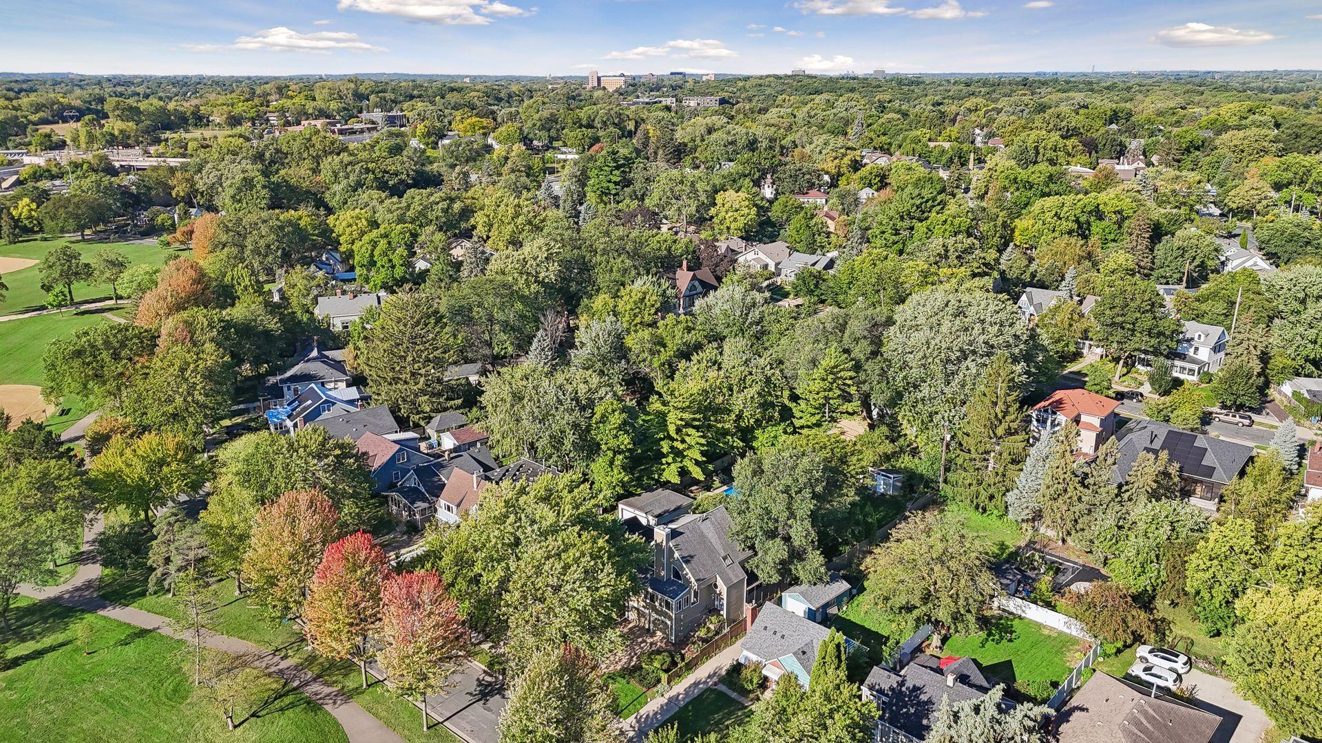 View of Residential at 440 Morgan Avenue, Minneapolis MN 55405, Minneapolis (15 of 79) - Mike Wilen | Minnesota Team Real Estate