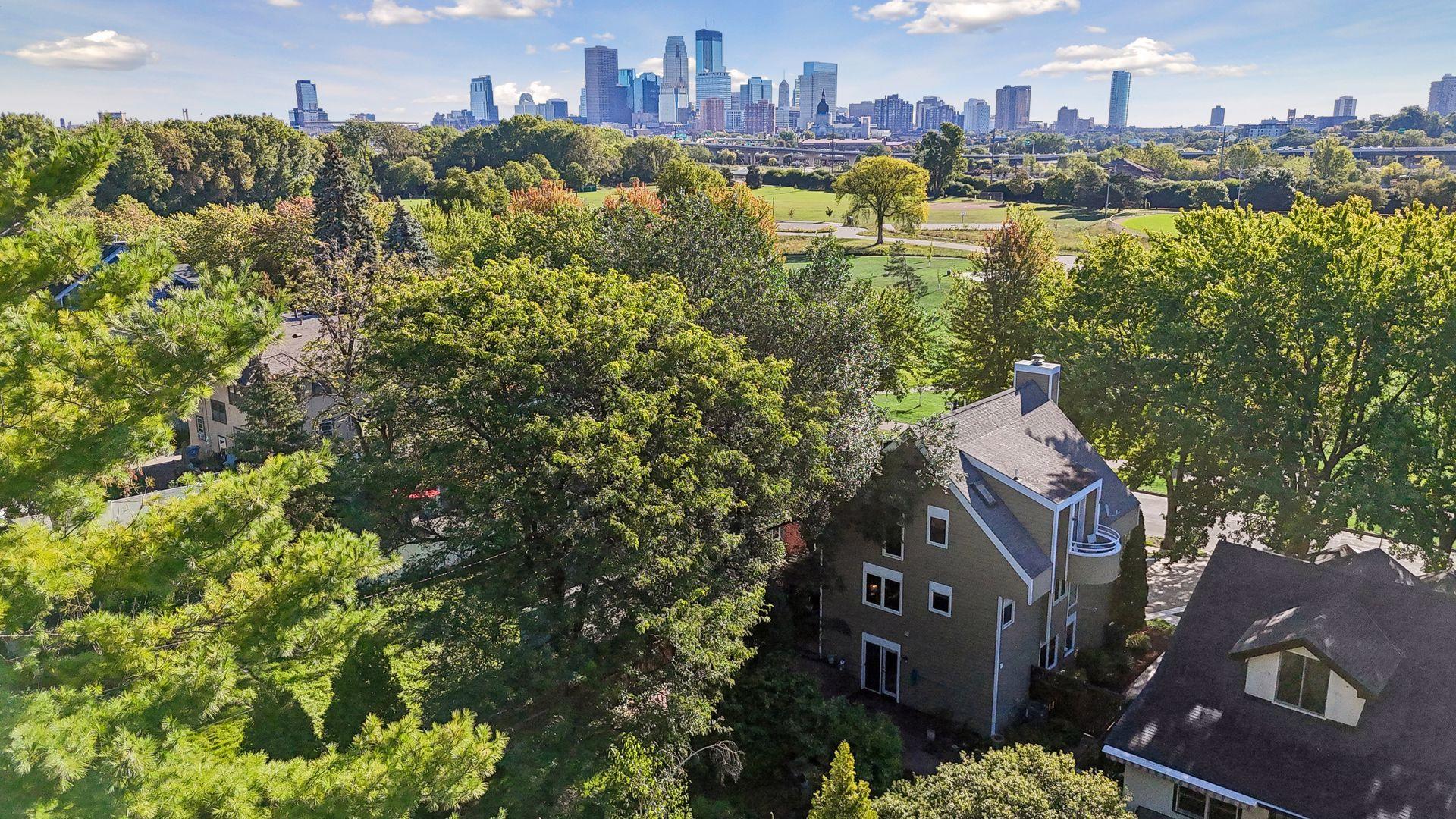 View of Residential at 440 Morgan Avenue, Minneapolis MN 55405, Minneapolis (7 of 79) - Mike Wilen | Minnesota Team Real Estate