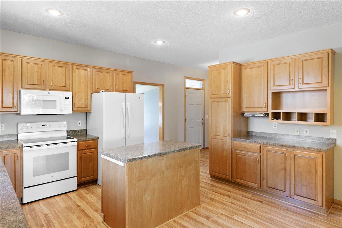 View of Residential at 16891 88th Avenue, Maple Grove MN 55311, Maple Grove (18 of 50) - Mike Wilen | Minnesota Team Real Estate