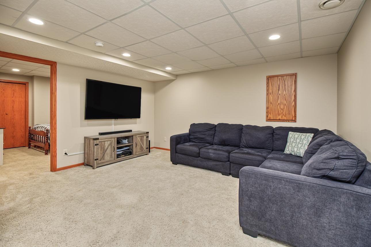 View of Residential at 1665 Lexington Lane, Shakopee MN 55379, Shakopee (31 of 41) - Mike Wilen | Minnesota Team Real Estate