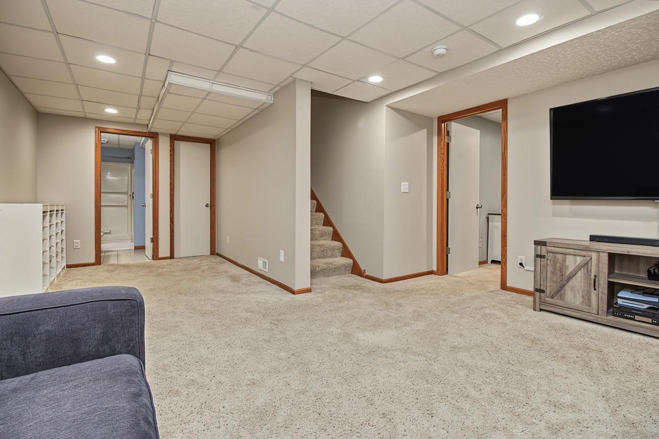 View of Residential at 1665 Lexington Lane, Shakopee MN 55379, Shakopee (29 of 41) - Mike Wilen | Minnesota Team Real Estate
