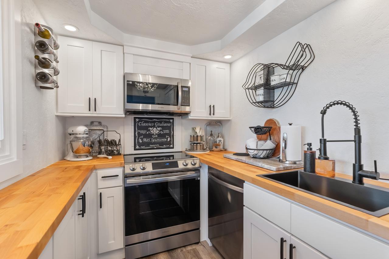 View of Residential at 15601 Summit Drive, Eden Prairie MN 55347, Eden Prairie (41 of 75) - Mike Wilen | Minnesota Team Real Estate
