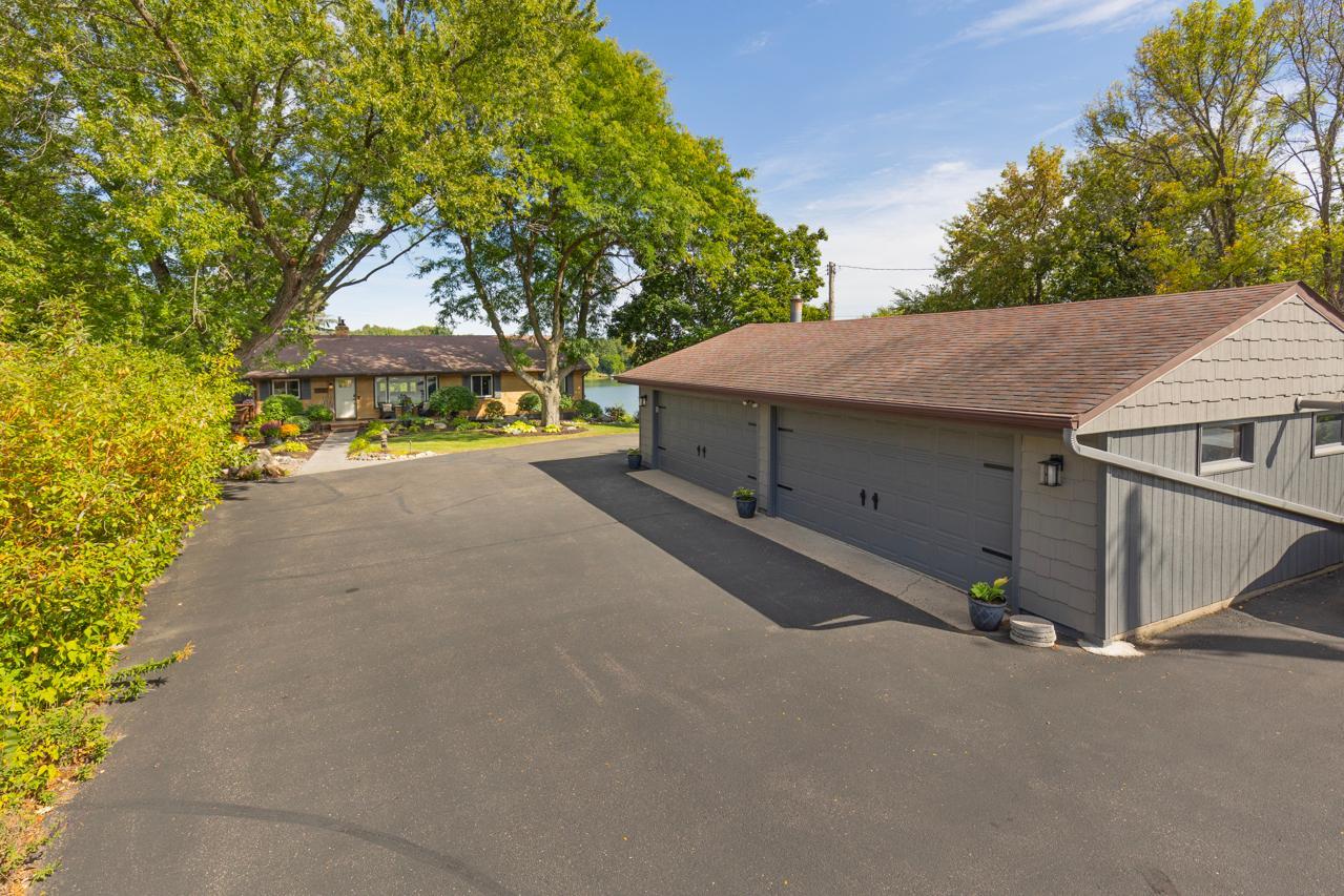 View of Residential at 15601 Summit Drive, Eden Prairie MN 55347, Eden Prairie (58 of 75) - Mike Wilen | Minnesota Team Real Estate