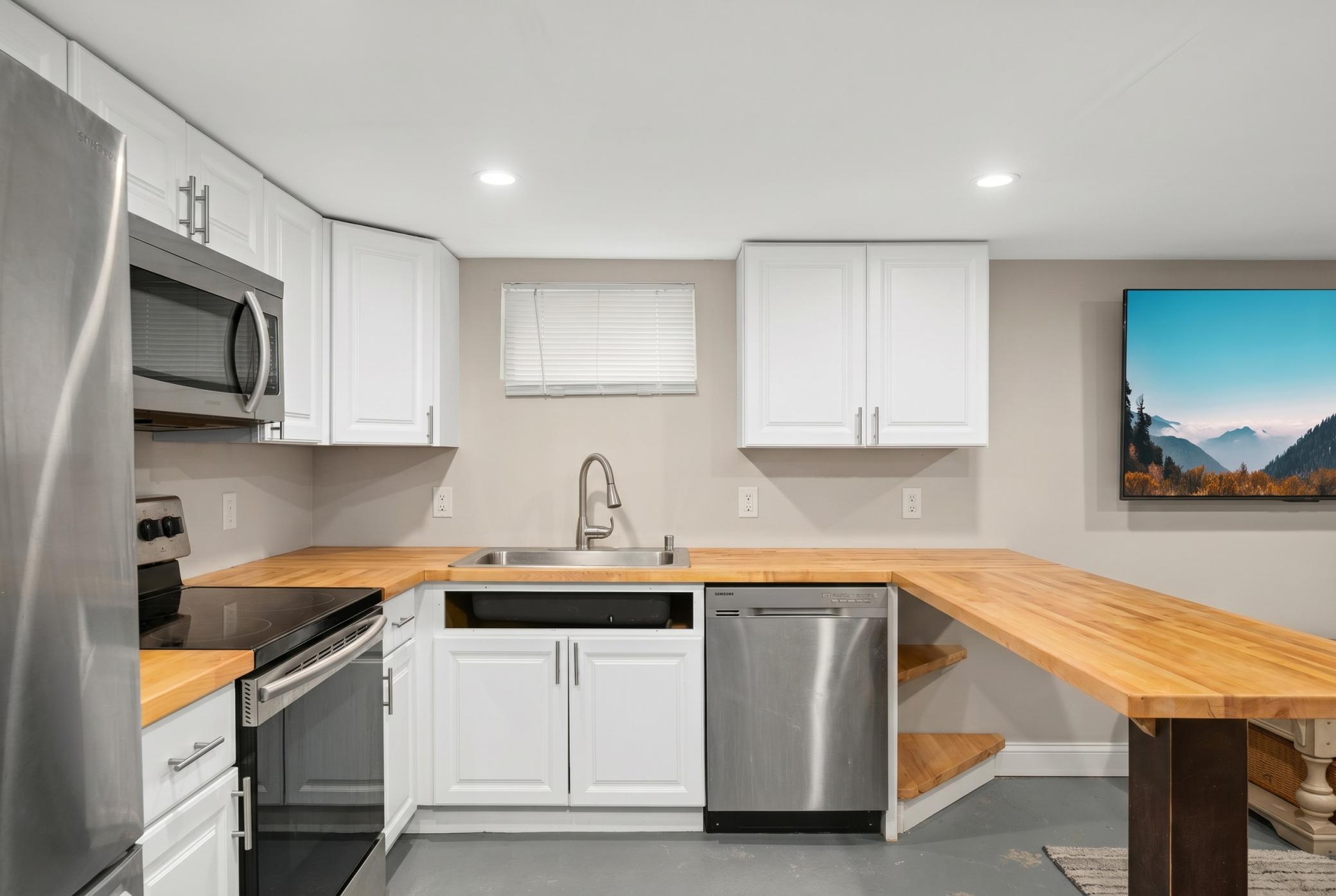 View of Residential Income at 16 33rd Street, Minneapolis MN 55408, Minneapolis (37 of 53) - Mike Wilen | Minnesota Team Real Estate