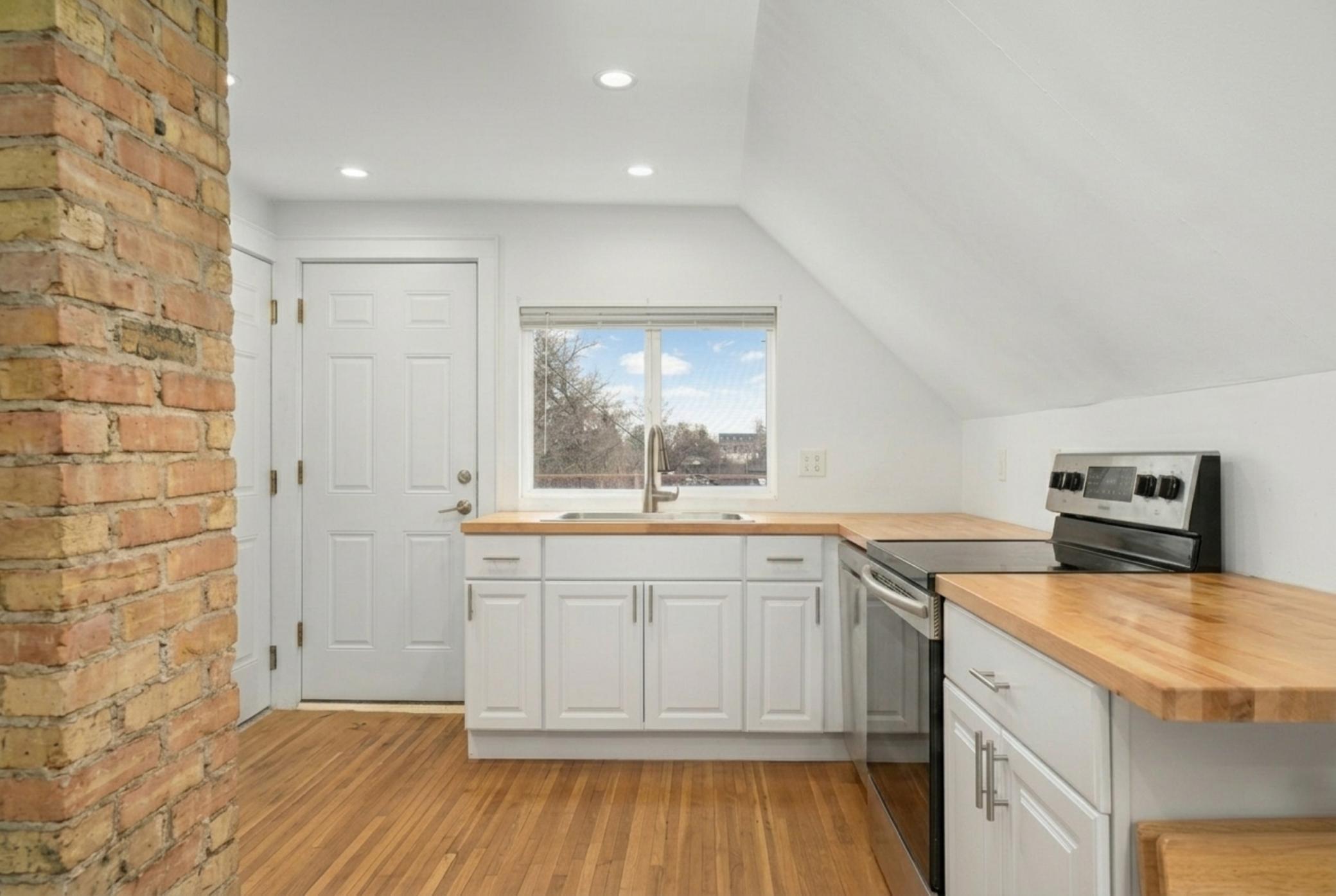 View of Residential Income at 16 33rd Street, Minneapolis MN 55408, Minneapolis (30 of 53) - Mike Wilen | Minnesota Team Real Estate