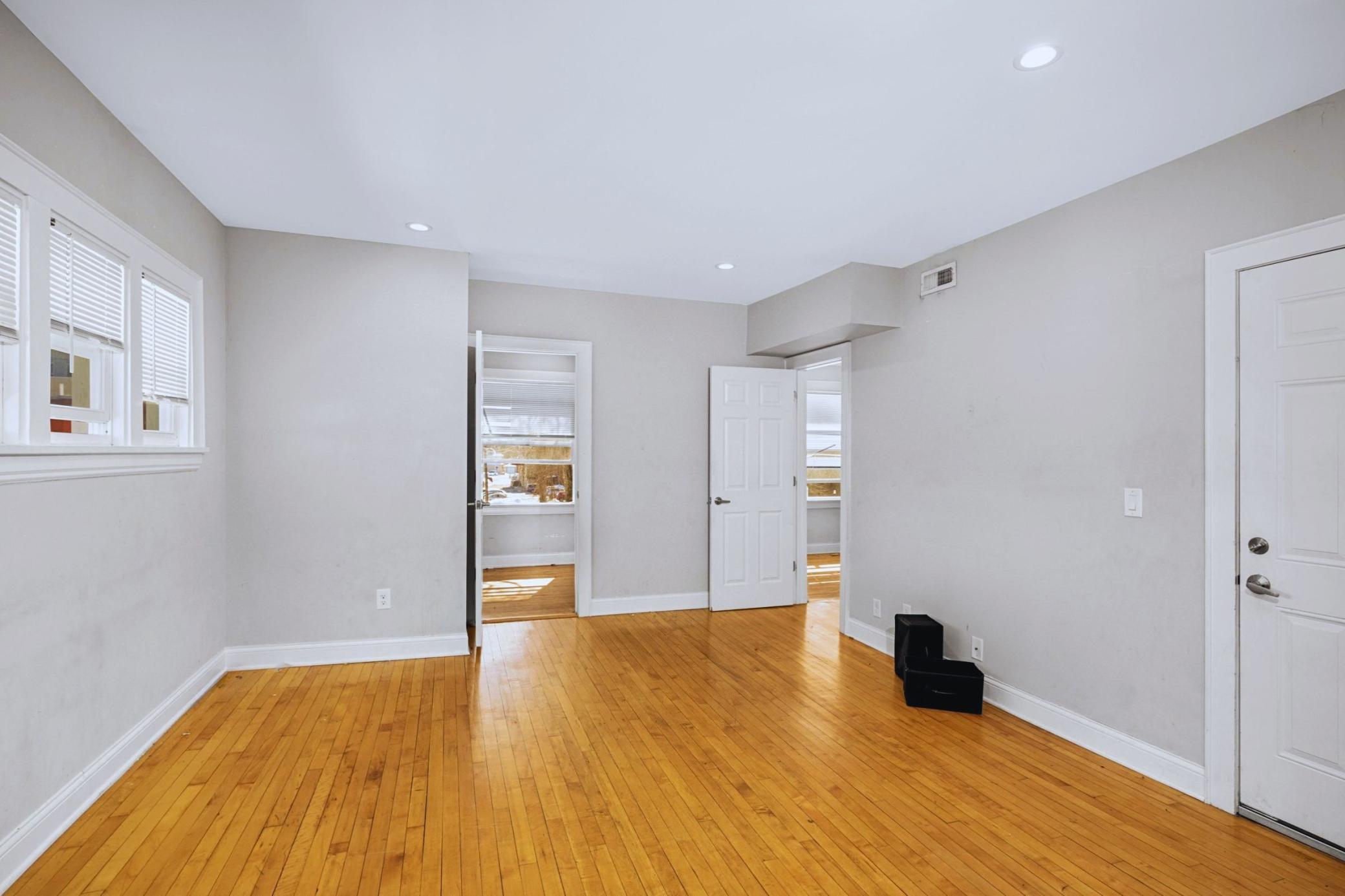 View of Residential Income at 16 33rd Street, Minneapolis MN 55408, Minneapolis (17 of 53) - Mike Wilen | Minnesota Team Real Estate