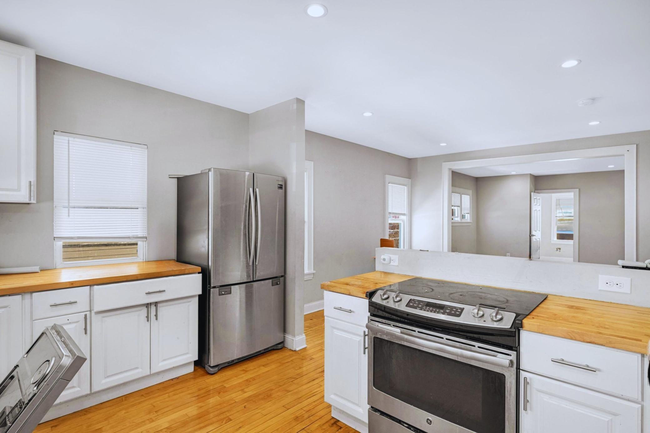 View of Residential Income at 16 33rd Street, Minneapolis MN 55408, Minneapolis (23 of 53) - Mike Wilen | Minnesota Team Real Estate