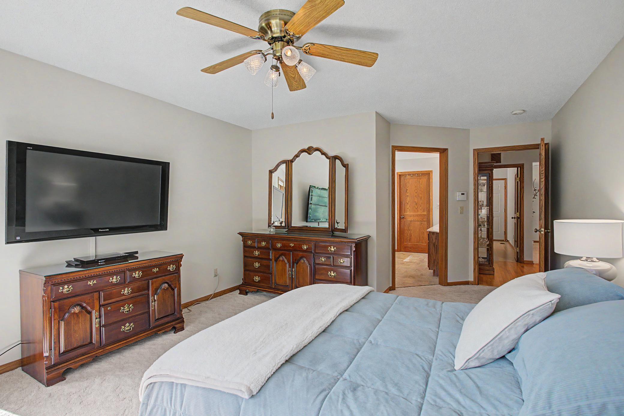 View of Residential at 9753 Wedgewood Circle, Woodbury MN 55125, Woodbury (39 of 52) - Mike Wilen | Minnesota Team Real Estate