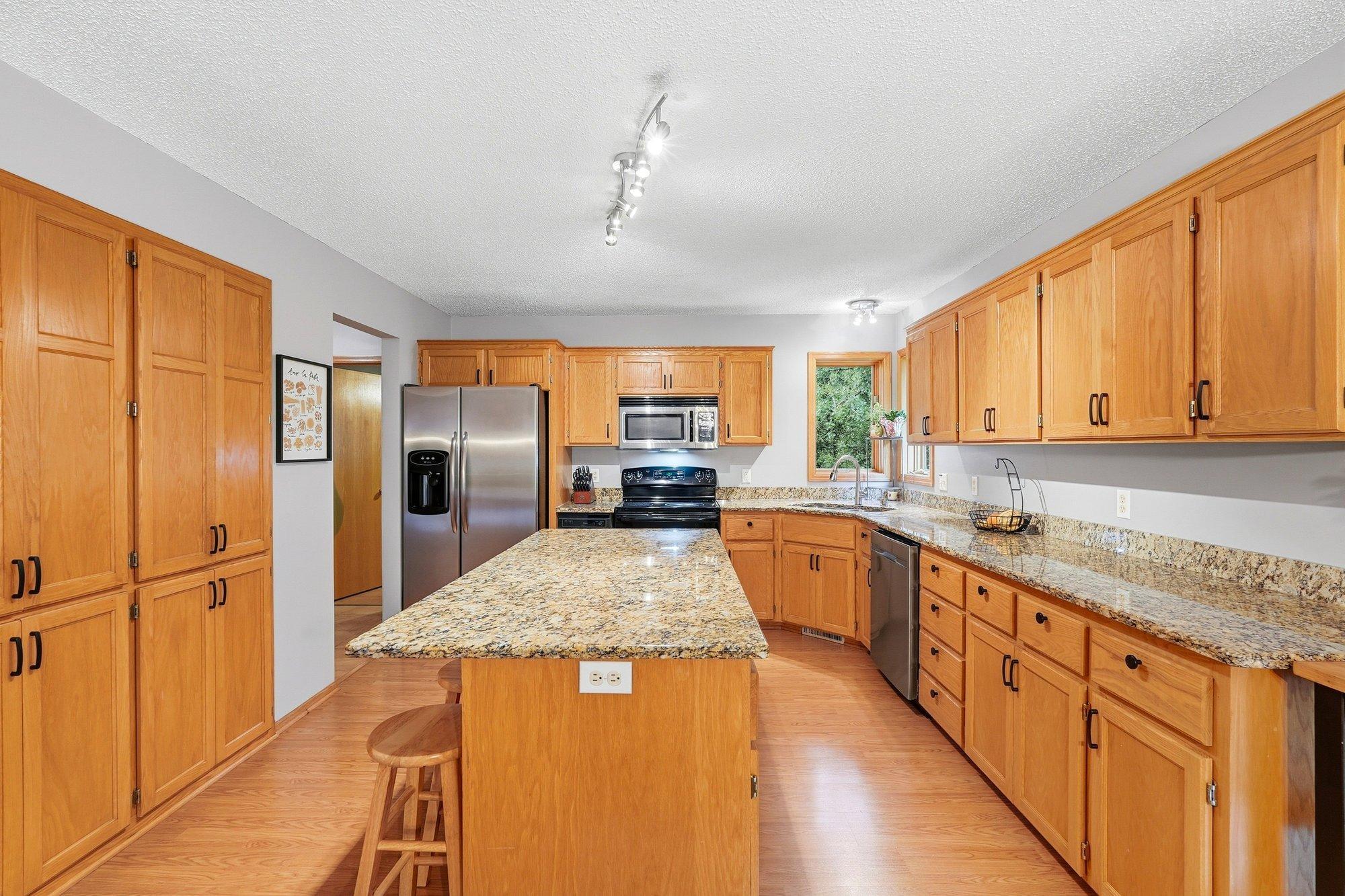 View of Residential at 524 Eastwood Court, Eagan MN 55123, Eagan (20 of 61) - Mike Wilen | Minnesota Team Real Estate