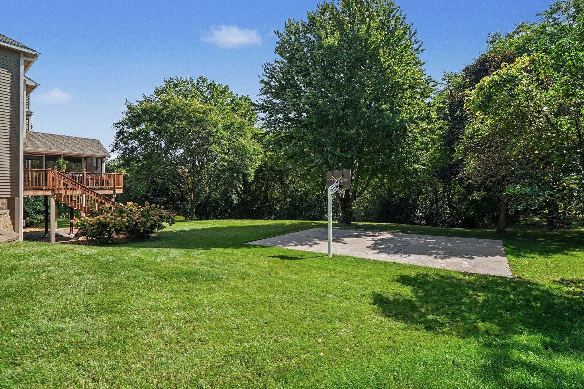 View of Residential at 17207 Trenton Lane, Eden Prairie MN 55347, Eden Prairie (37 of 45) - Mike Wilen | Minnesota Team Real Estate