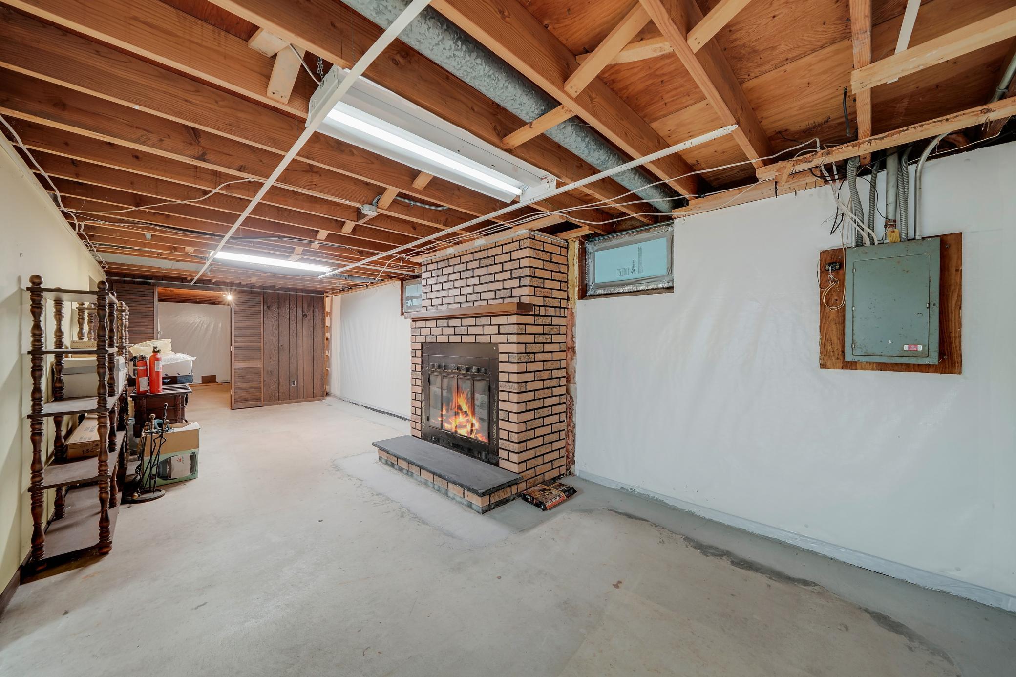 View of Residential at 2153 Holloway Avenue, North Saint Paul MN 55109, North Saint Paul (24 of 47) - Mike Wilen | Minnesota Team Real Estate
