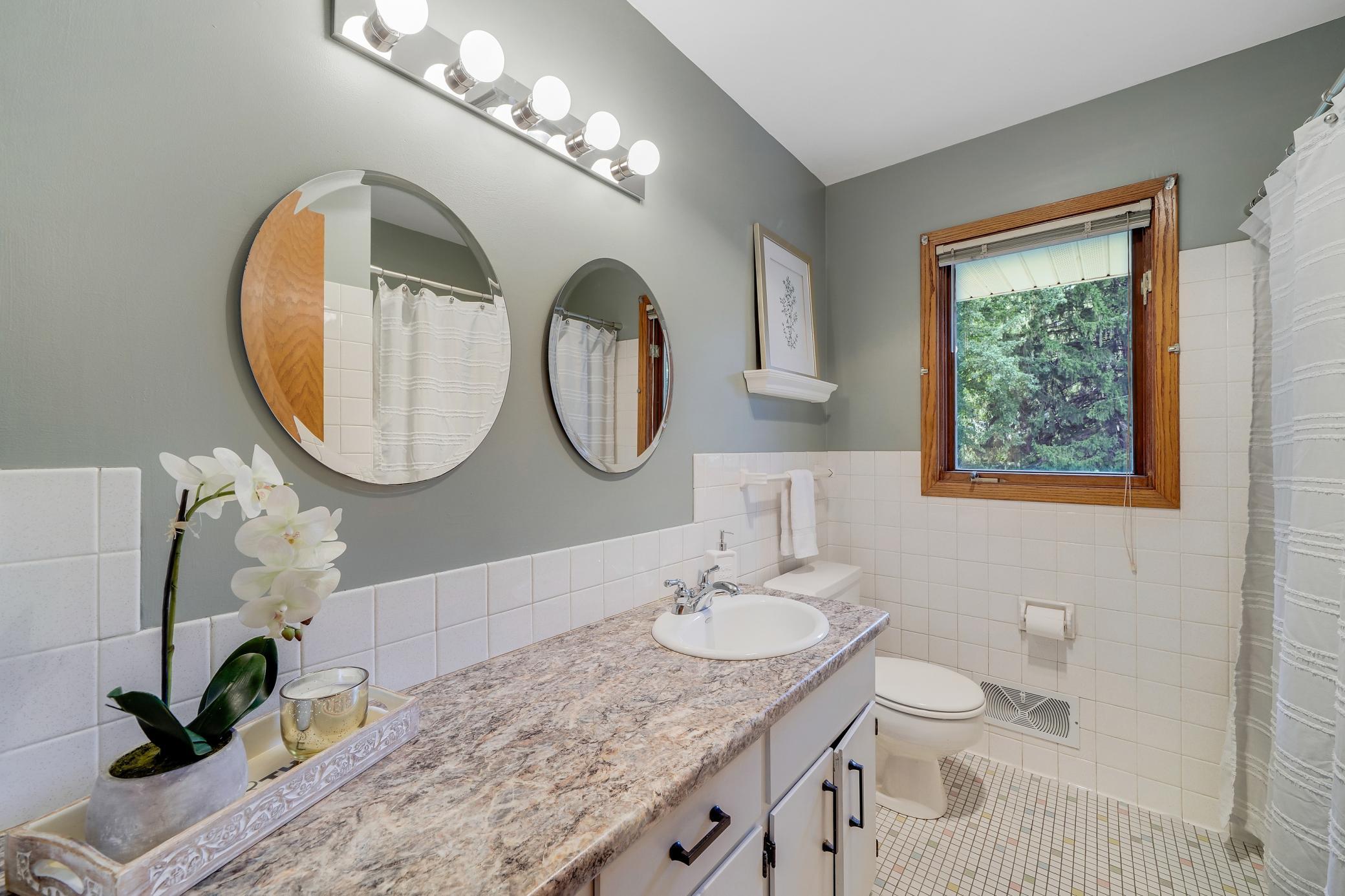 View of Residential at 2153 Holloway Avenue, North Saint Paul MN 55109, North Saint Paul (23 of 47) - Mike Wilen | Minnesota Team Real Estate