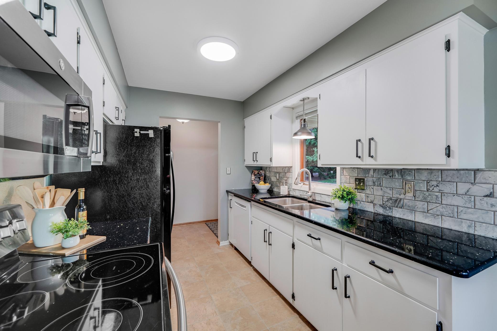 View of Residential at 2153 Holloway Avenue, North Saint Paul MN 55109, North Saint Paul (13 of 47) - Mike Wilen | Minnesota Team Real Estate